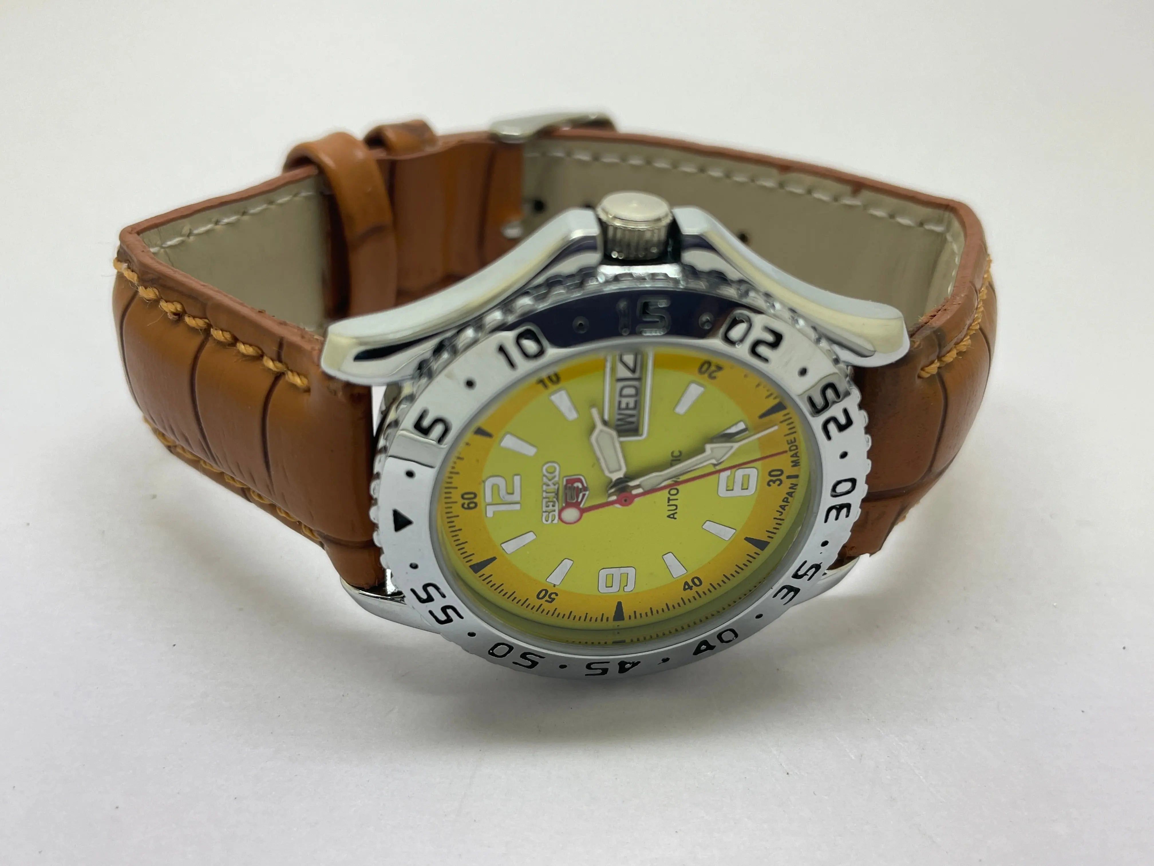 Seiko 5 Black Dial Automatic Vintage Watch National Watches