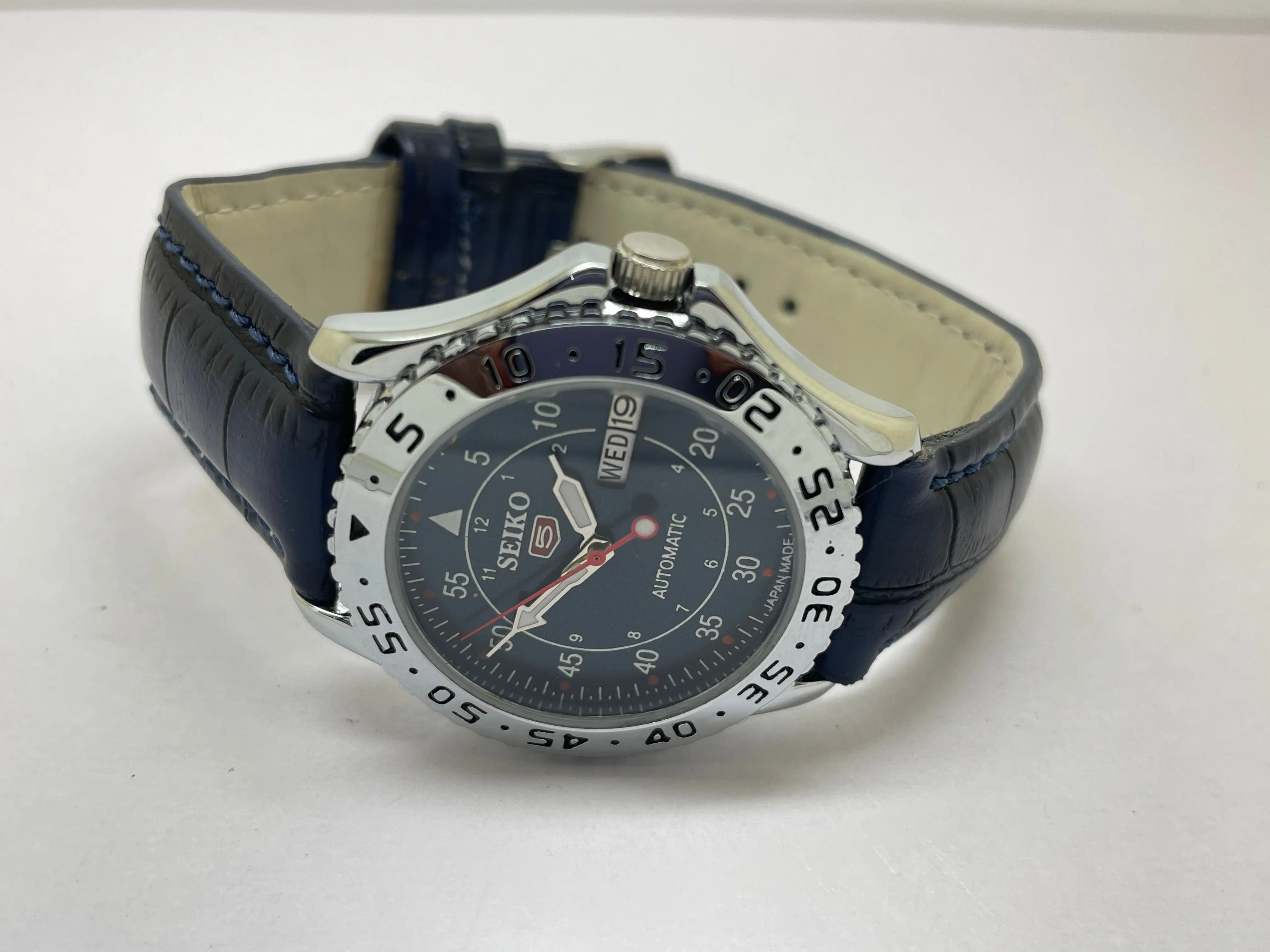 Seiko 5 Black Dial Automatic Vintage Watch sports National Watches