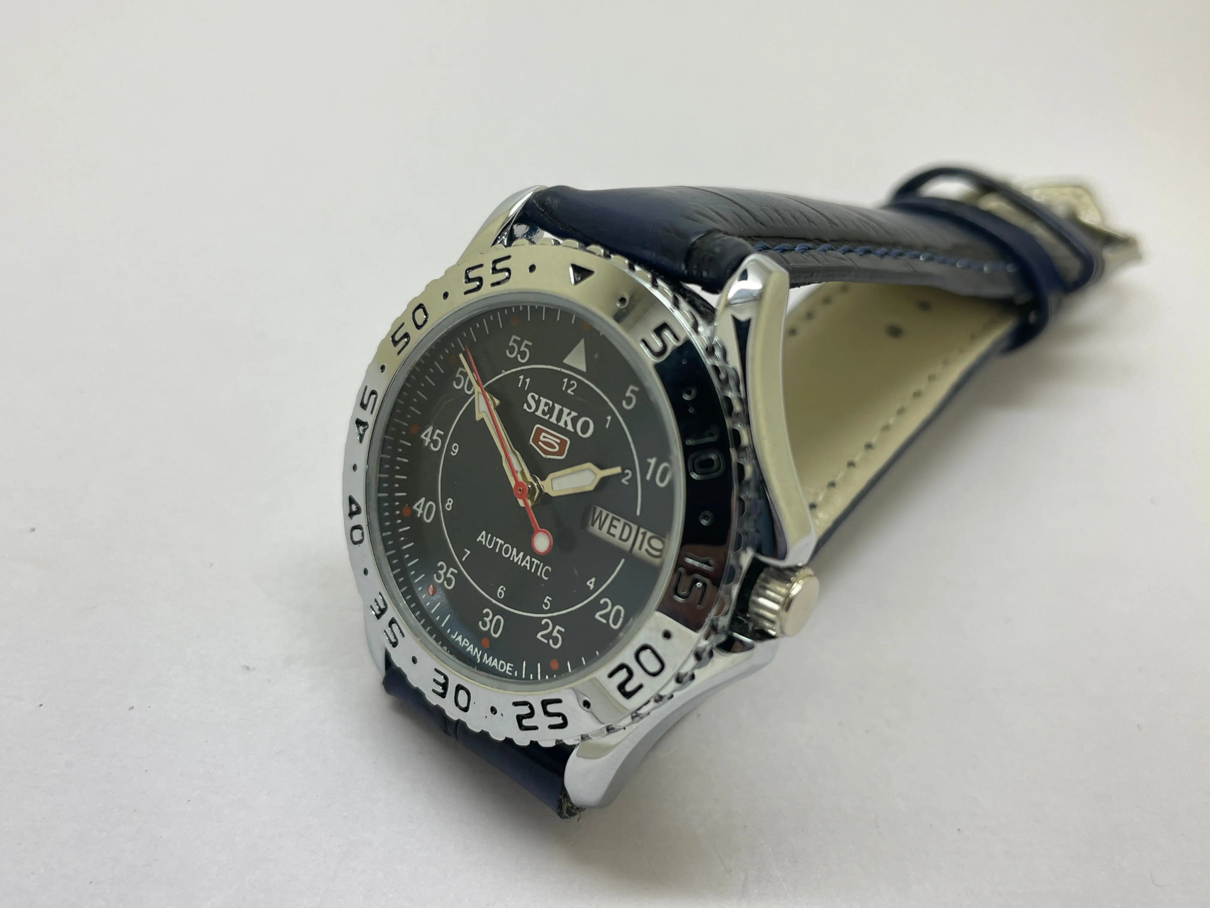 Seiko 5 Black Dial Automatic Vintage Watch sports National Watches