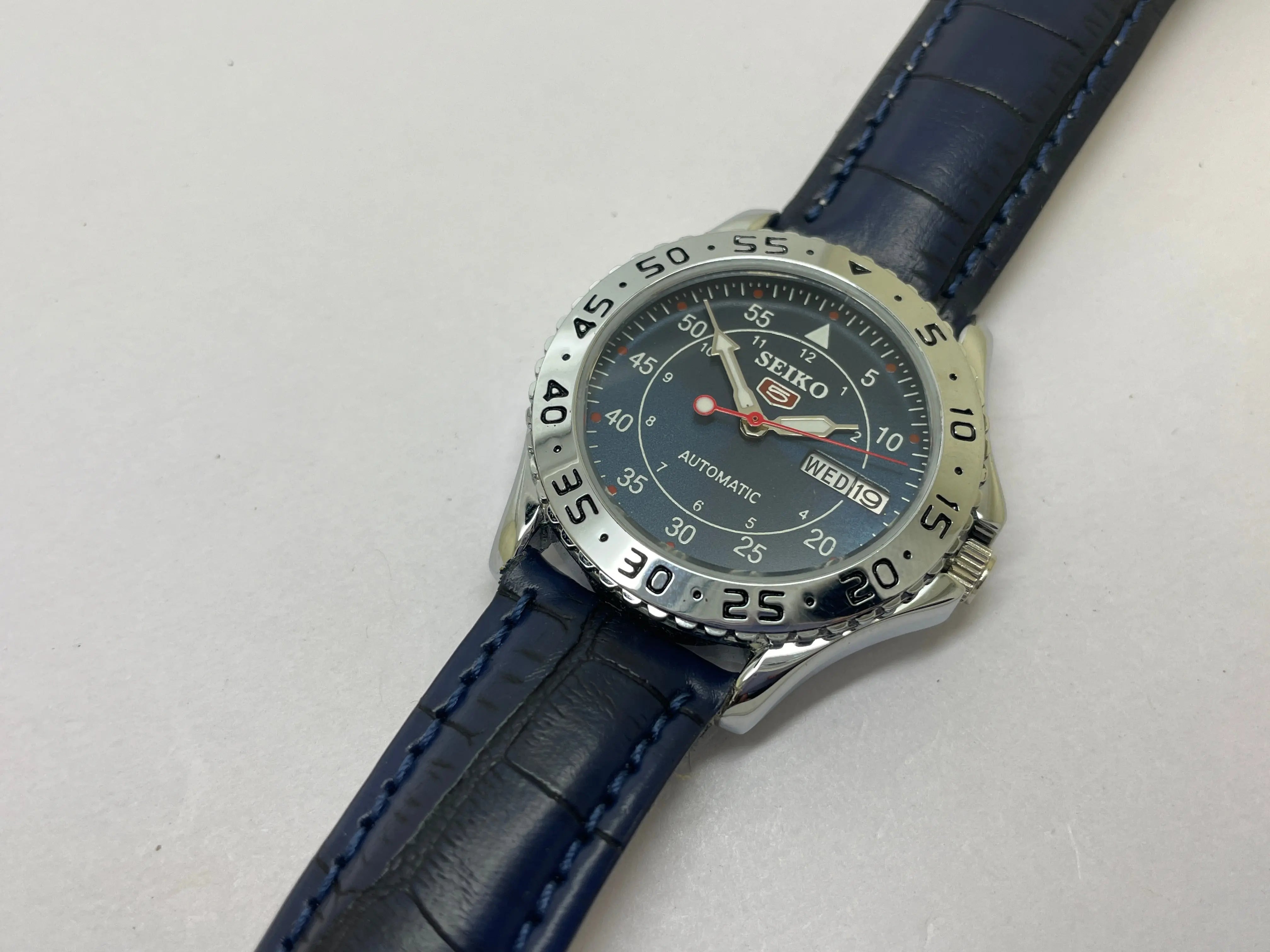 Seiko 5 Black Dial Automatic Vintage Watch sports National Watches