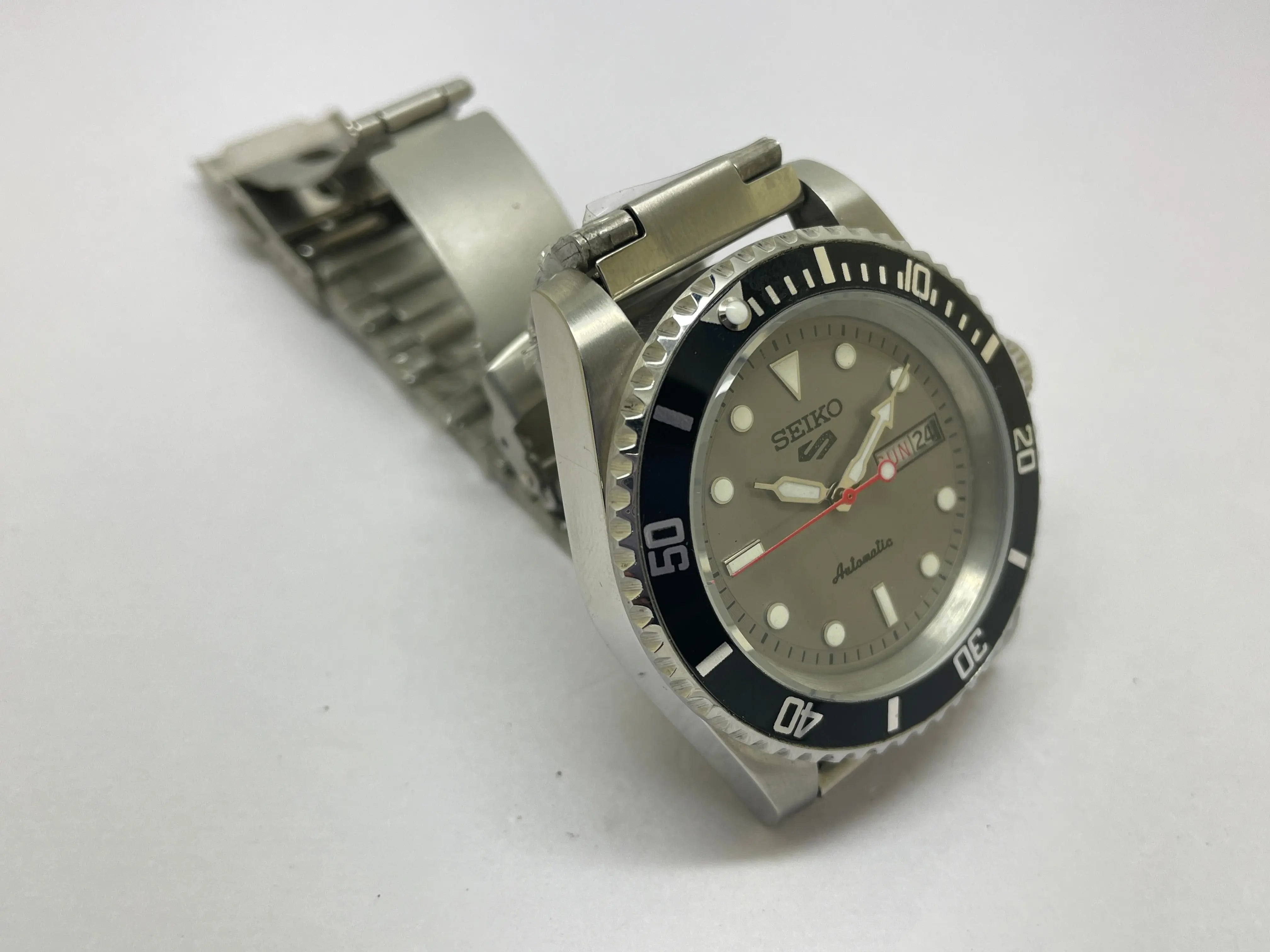 Seiko 5 Black Dial Automatic Vintage Watch sports National Watches