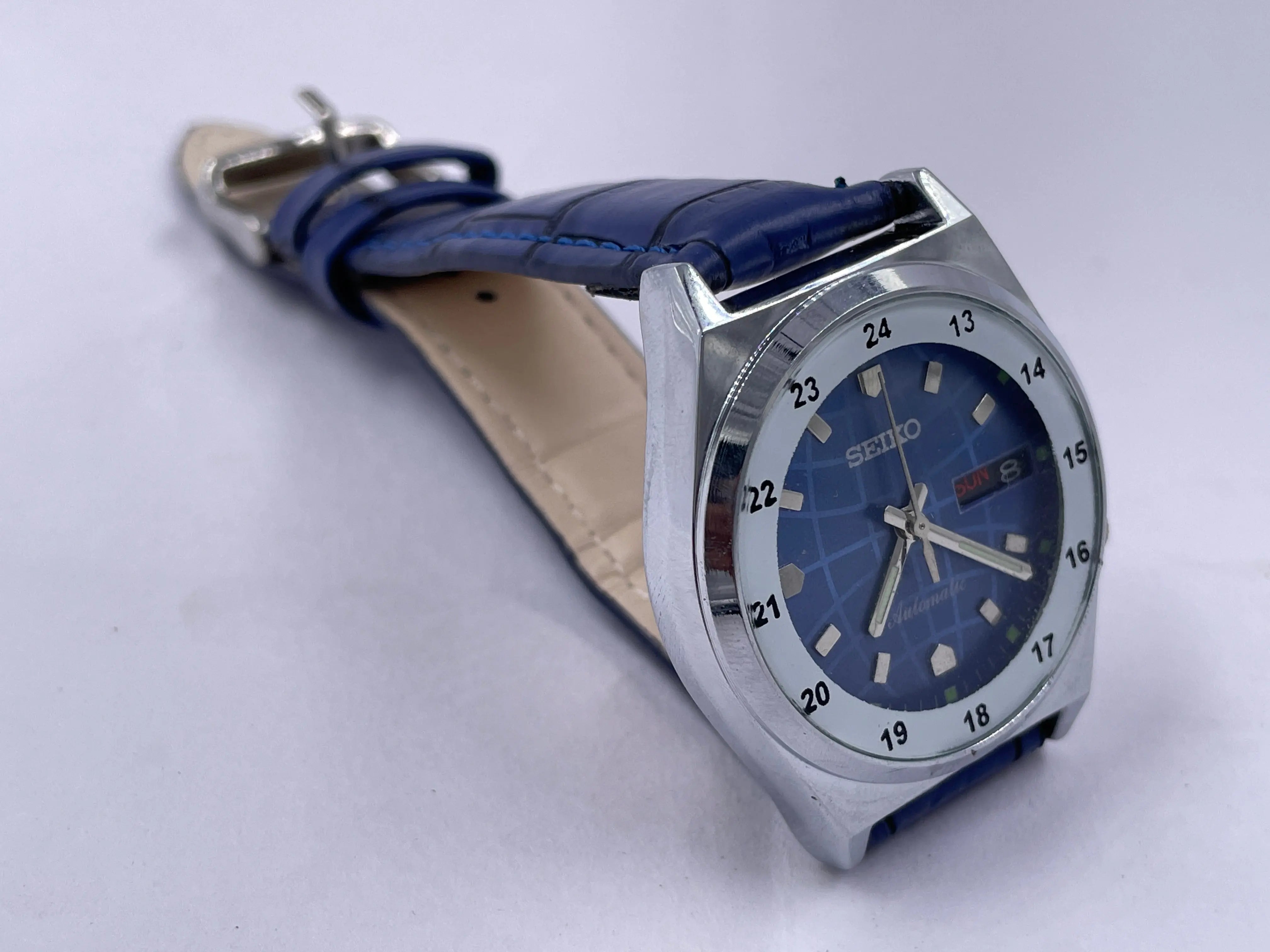 Seiko 5 Black Dial Automatic Vintage Watch - National Watches