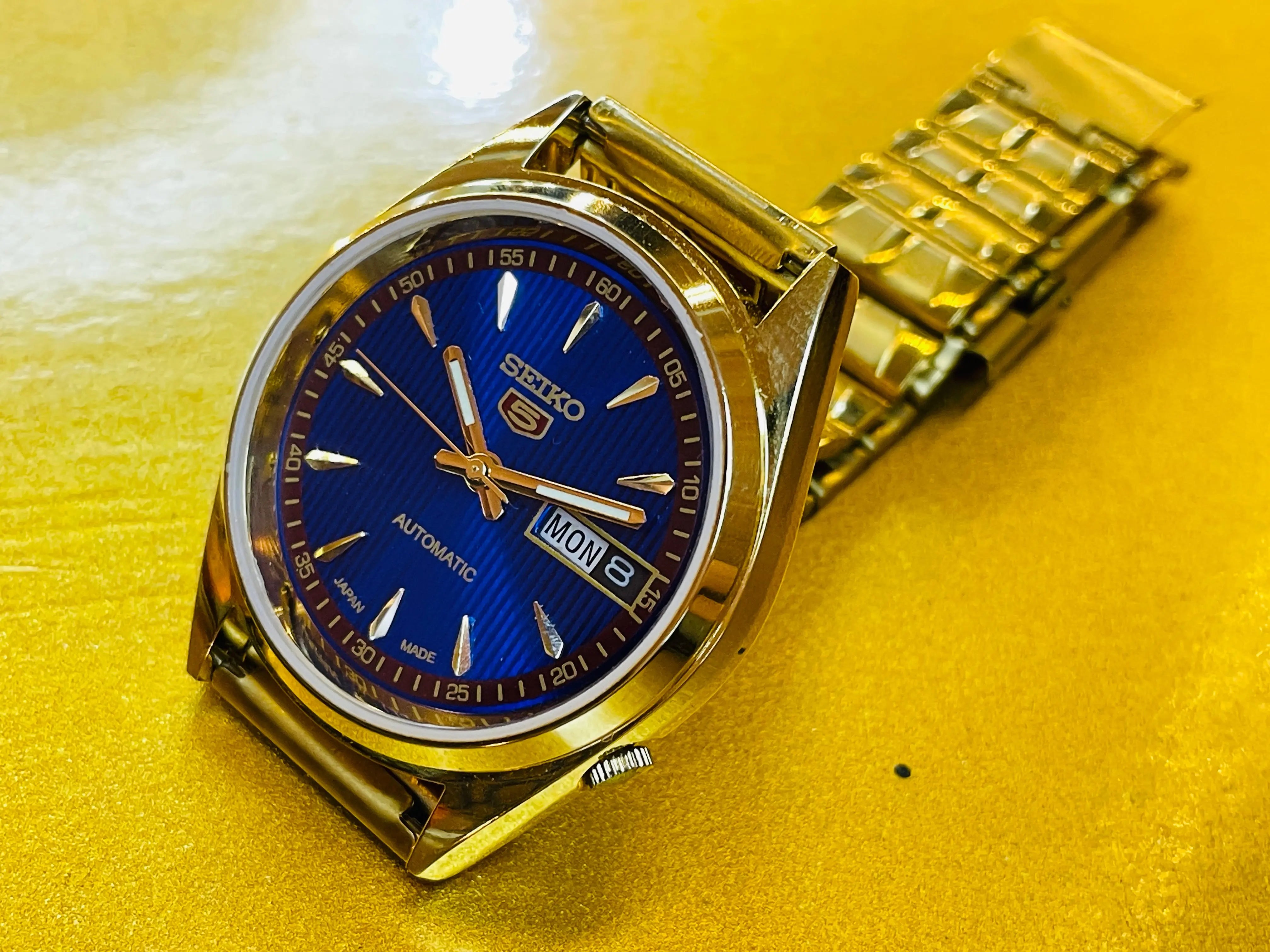 Seiko 5 Black Dial Automatic Vintage Watch - National Watches