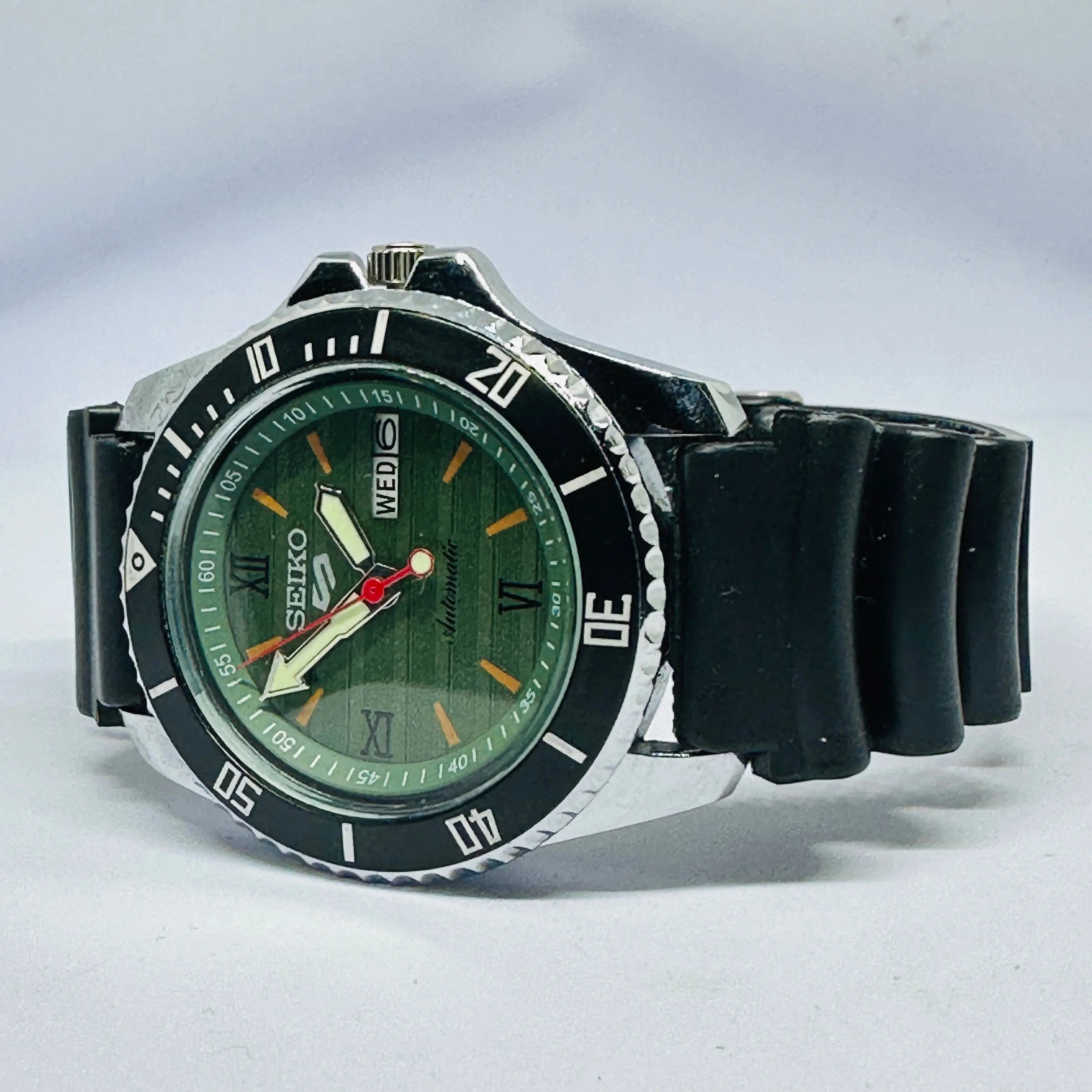 Seiko 5 Sports Automatic Watch – Refurbished Vintage | Japan-Made Men’s Timepiece National Watches