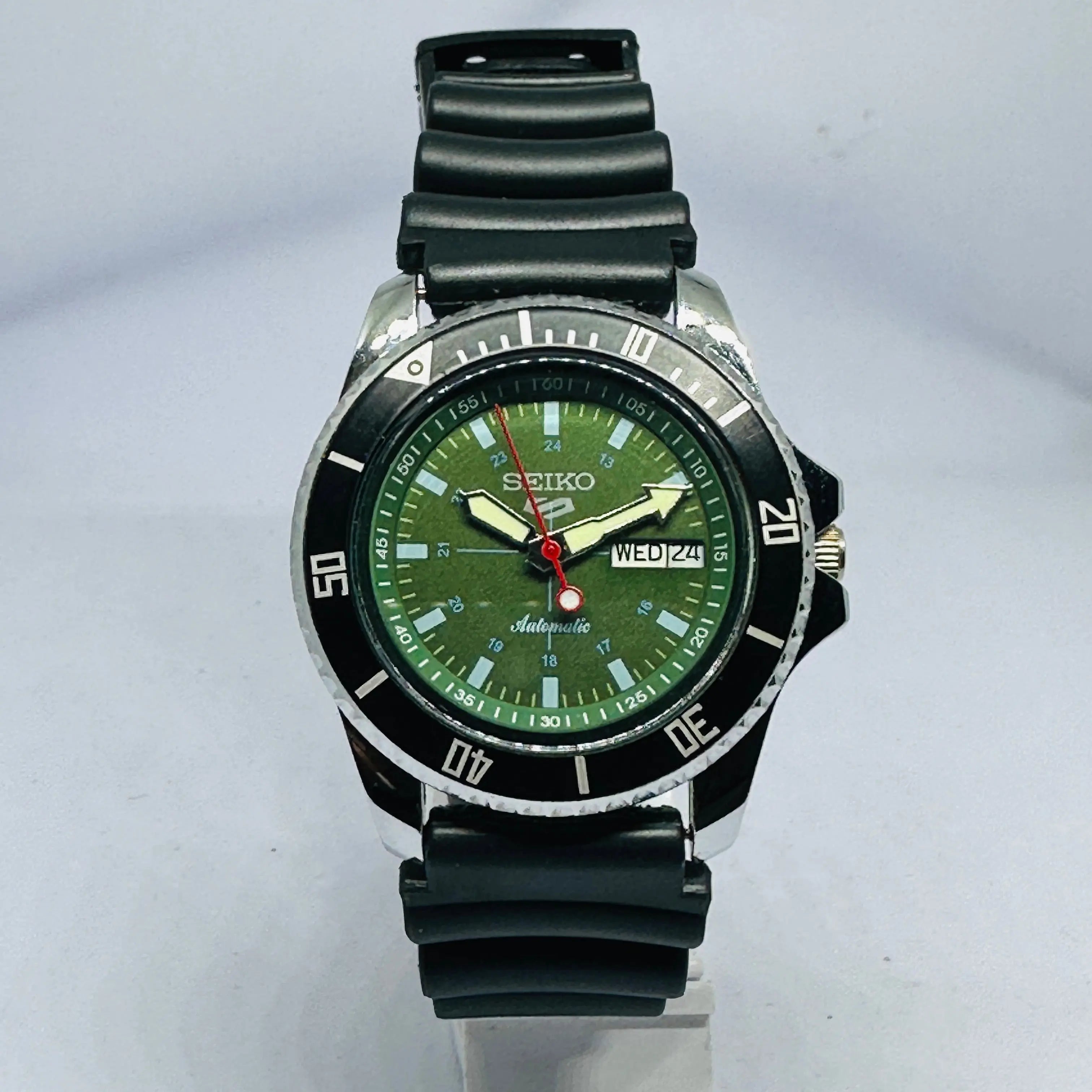 Seiko 5 Sports Automatic Watch – Refurbished Vintage | Japan-Made Men’s Timepiece National Watches