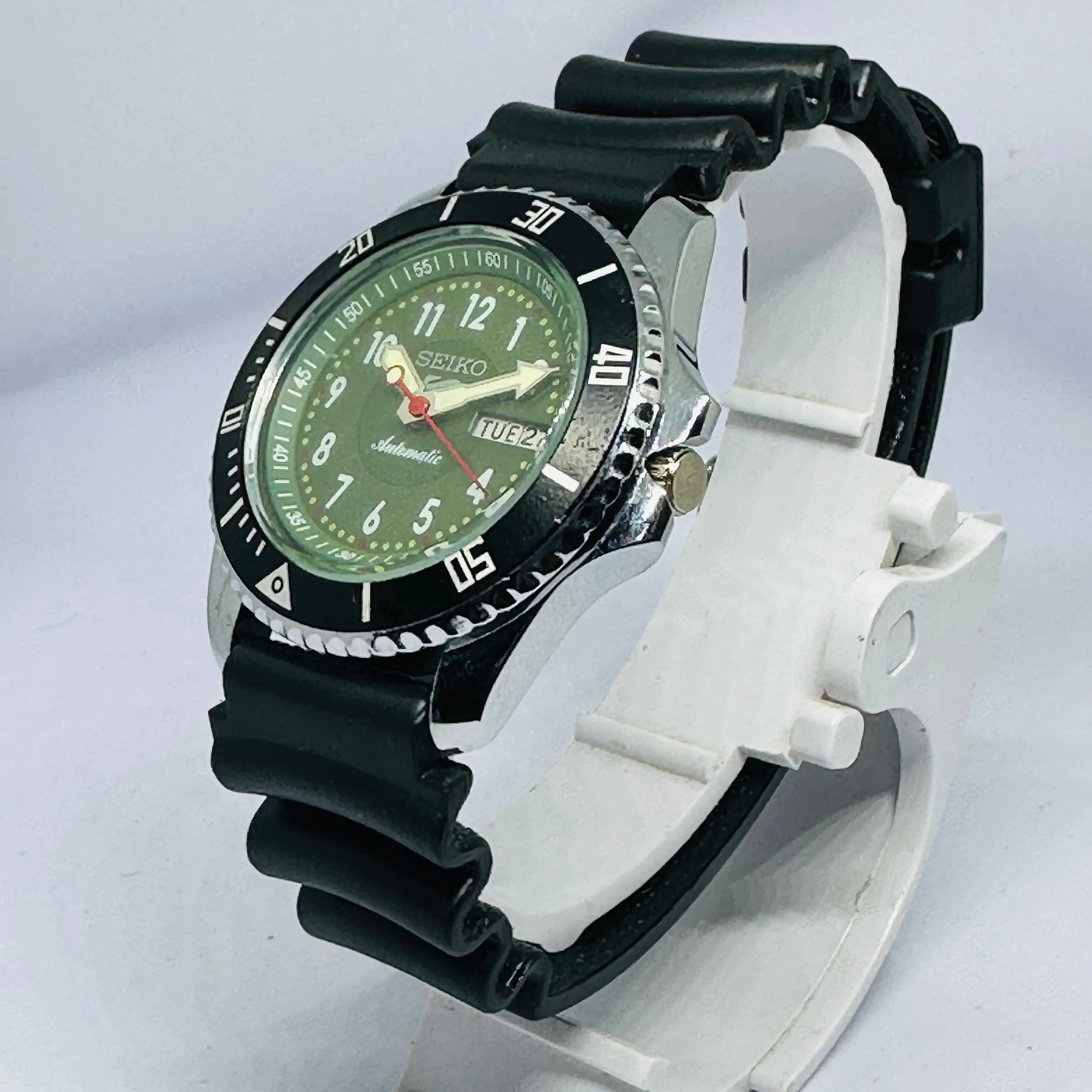 Seiko 5 Sports Automatic Watch – Refurbished Vintage | Japan-Made Men’s Timepiece National Watches