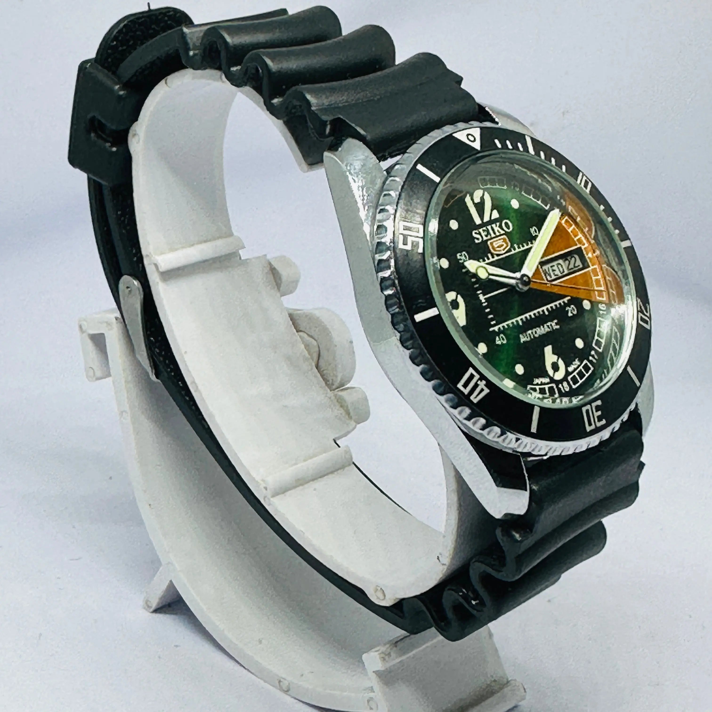 Seiko 5 Sports Automatic Watch – Refurbished Vintage | Japan-Made Men’s Timepiece National Watches