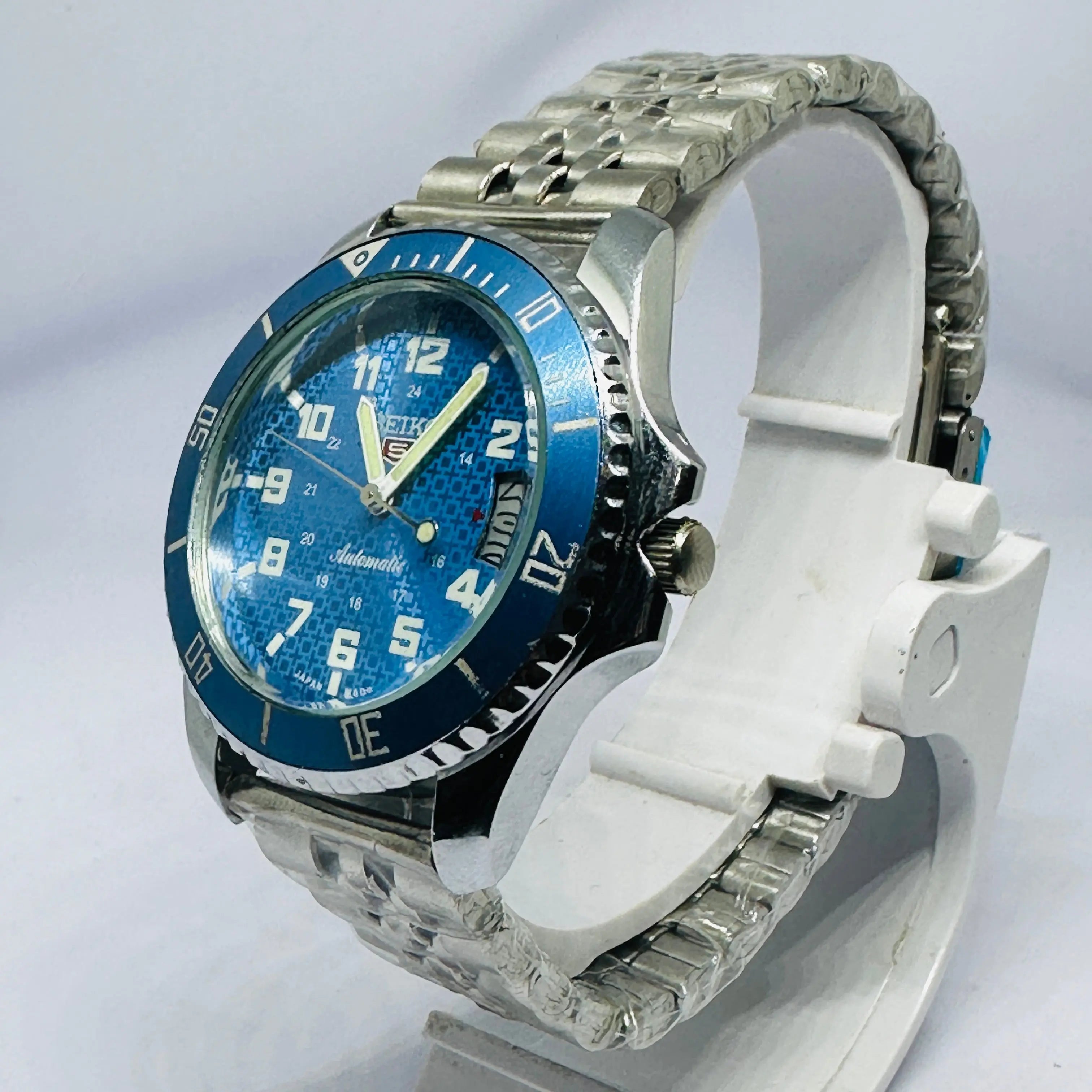 Seiko 5 Sports Automatic Watch – Refurbished Vintage | Japan-Made Men’s Timepiece National Watches