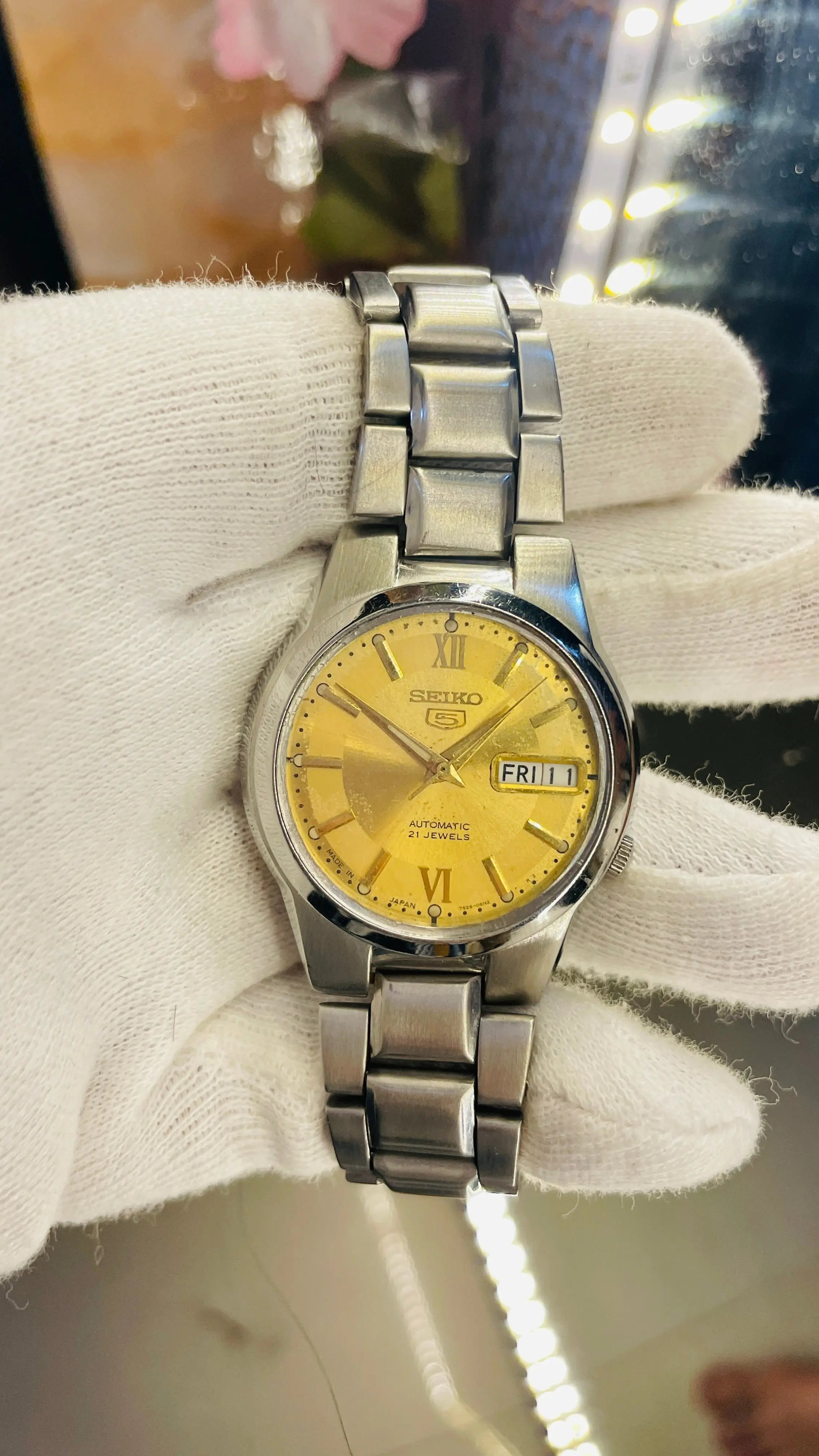Seiko 5 Automatic Gold Dial Transparent Caseback – 17 Jewels Japan Watch National Watches