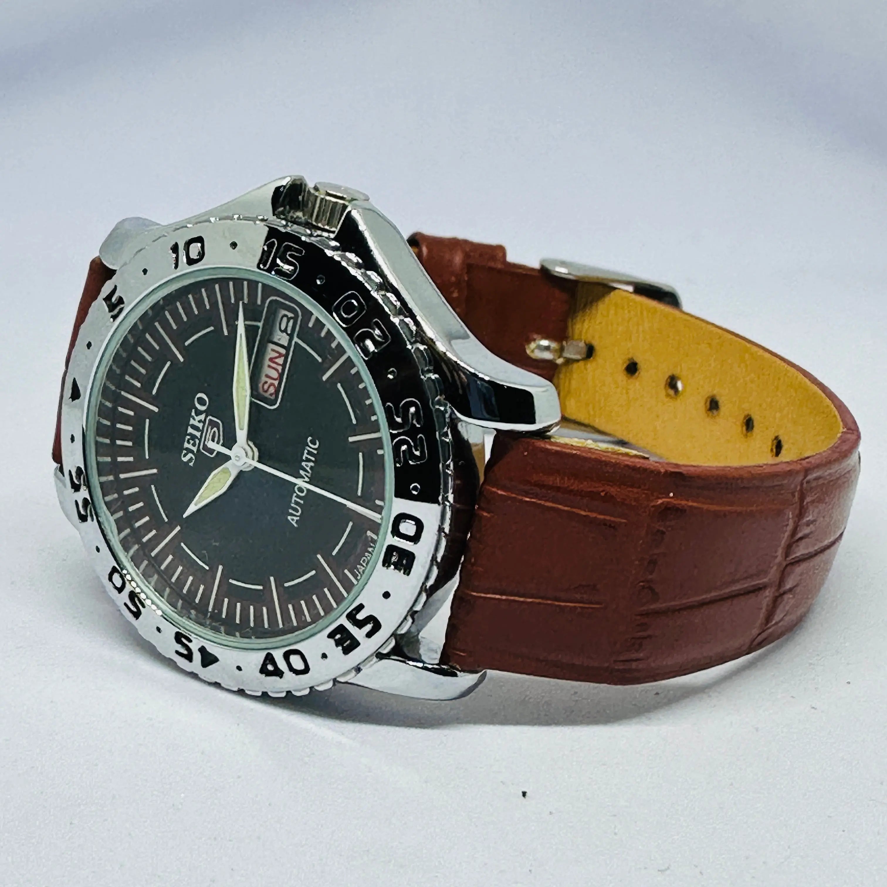 Seiko 5 Sports Automatic Watch – Refurbished Vintage | Japan-Made Men’s Timepiece National Watches