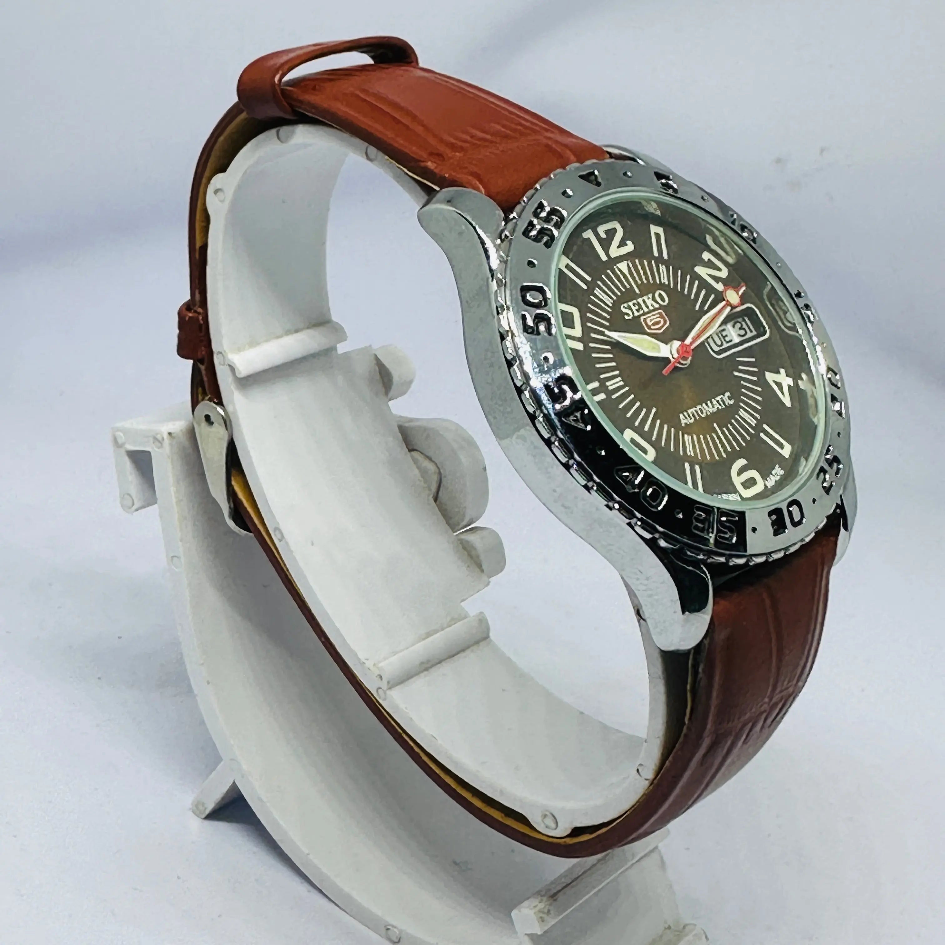 Seiko 5 Sports Automatic Watch – Refurbished Vintage | Japan-Made Men’s Timepiece National Watches