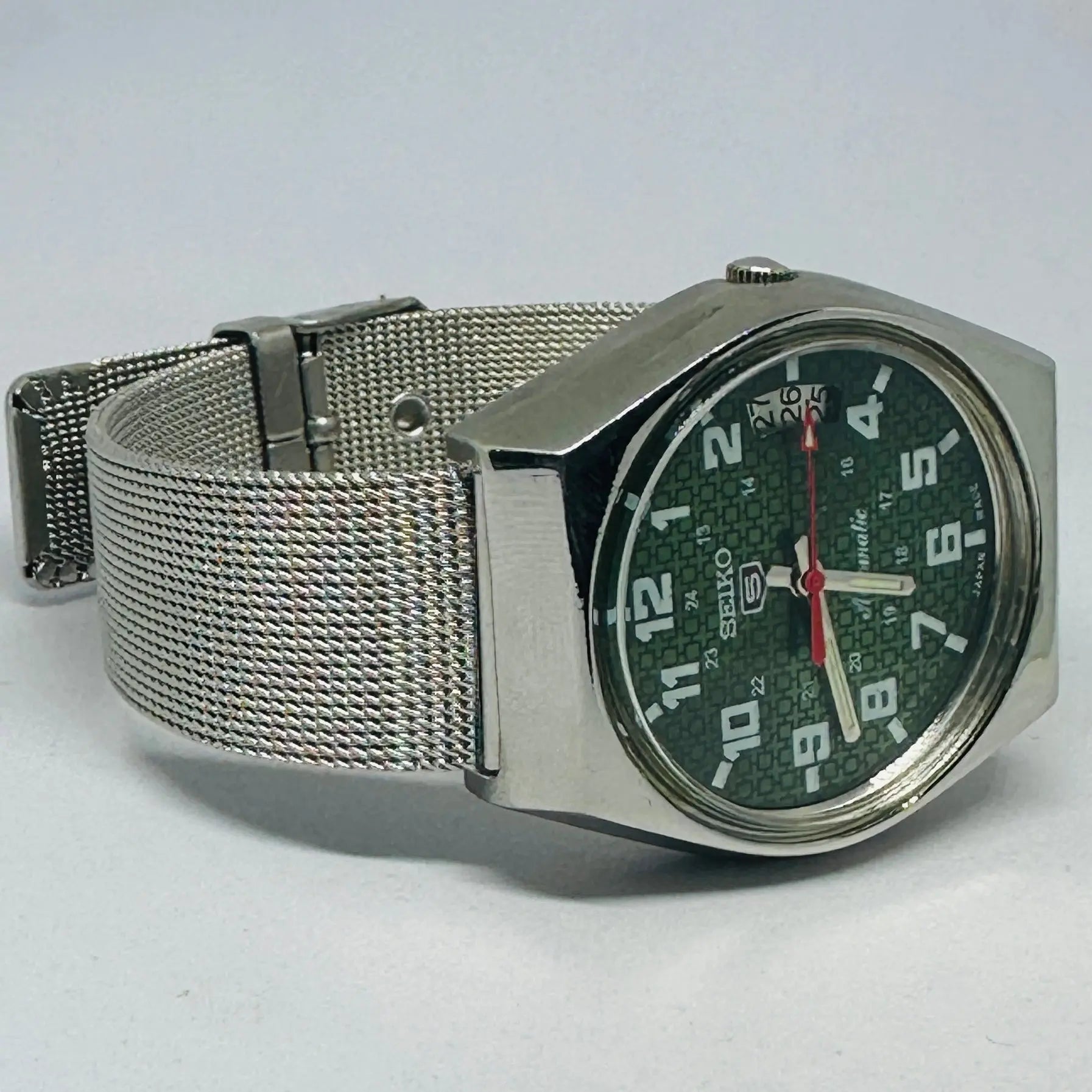 Seiko 5 Vintage Workhorse – Refurbished & Reliable National Watches