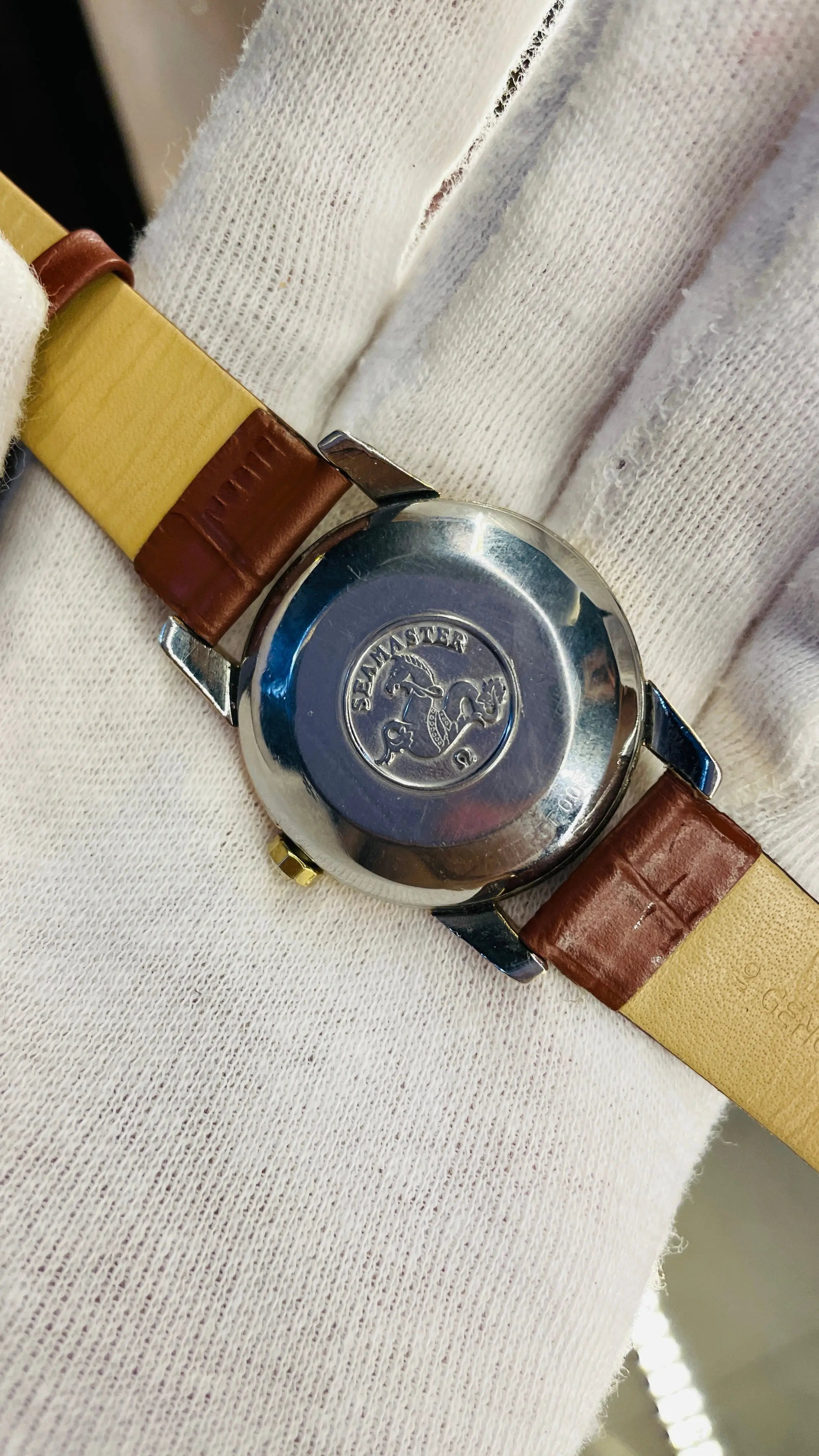 Omega Seamaster Calendar | Vintage 1960s Automatic Men’s Watch | Gold Case | Collectors Edition | National Watches National Watches
