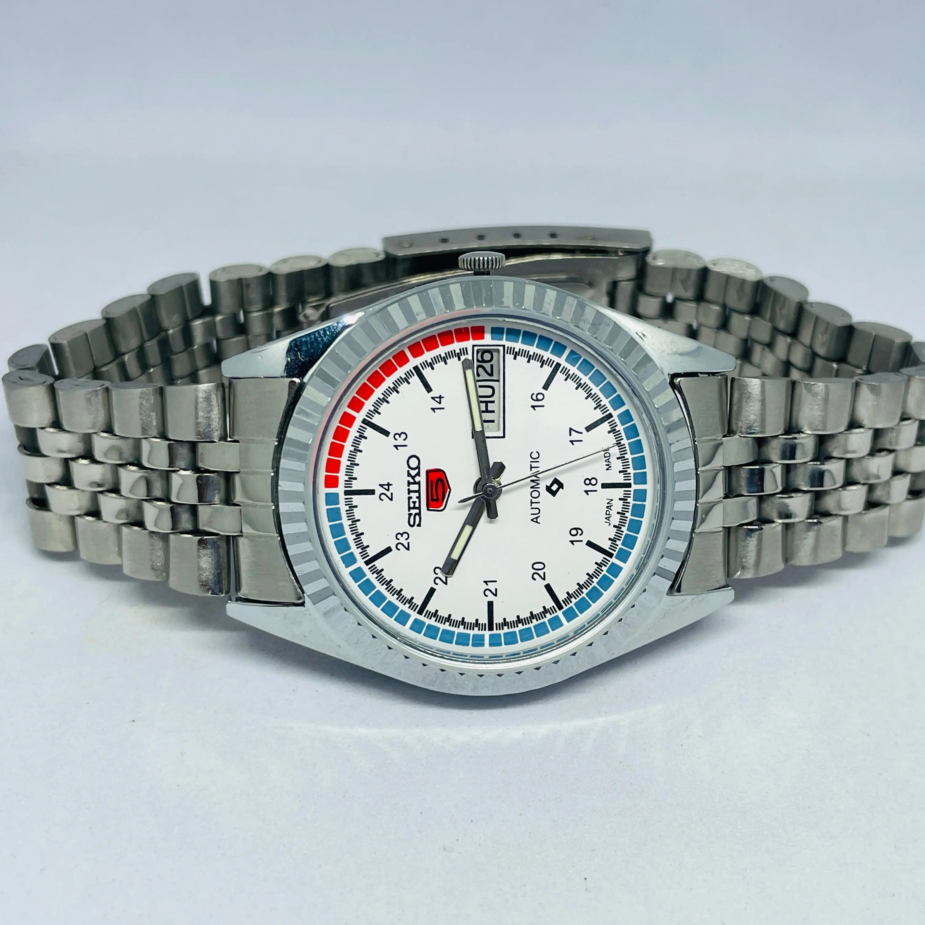 Seiko 5 Automatic Original 17 Jewels Movement Restored service complete watch National Watches