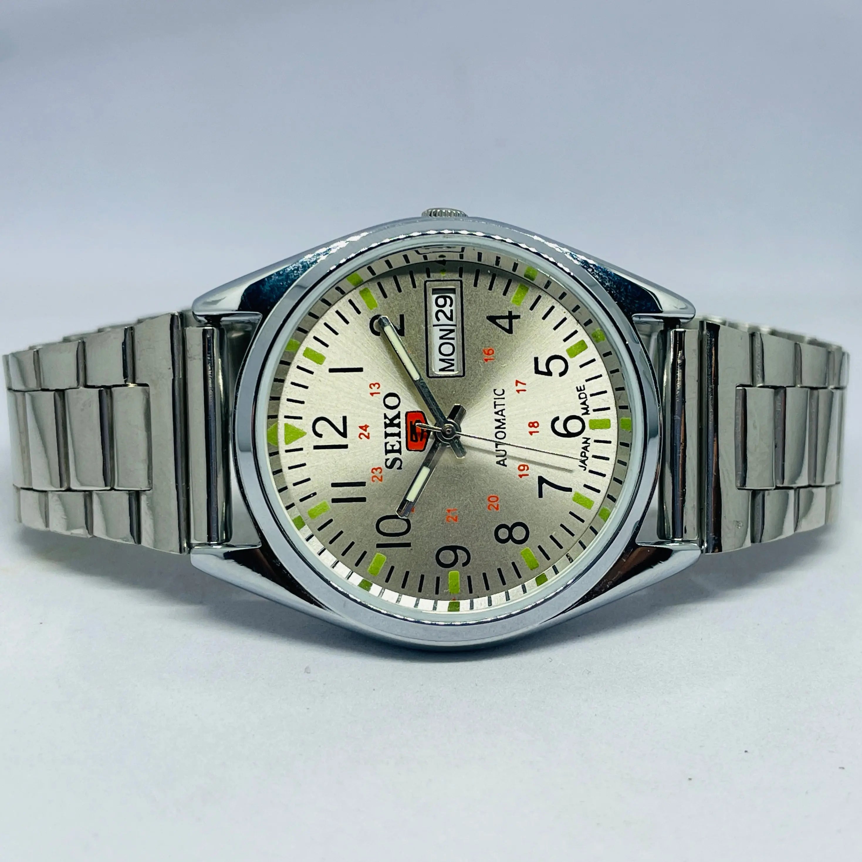 Seiko 5 Automatic 17 Jewels – Timeless Vintage Restored mechanical watch National Watches