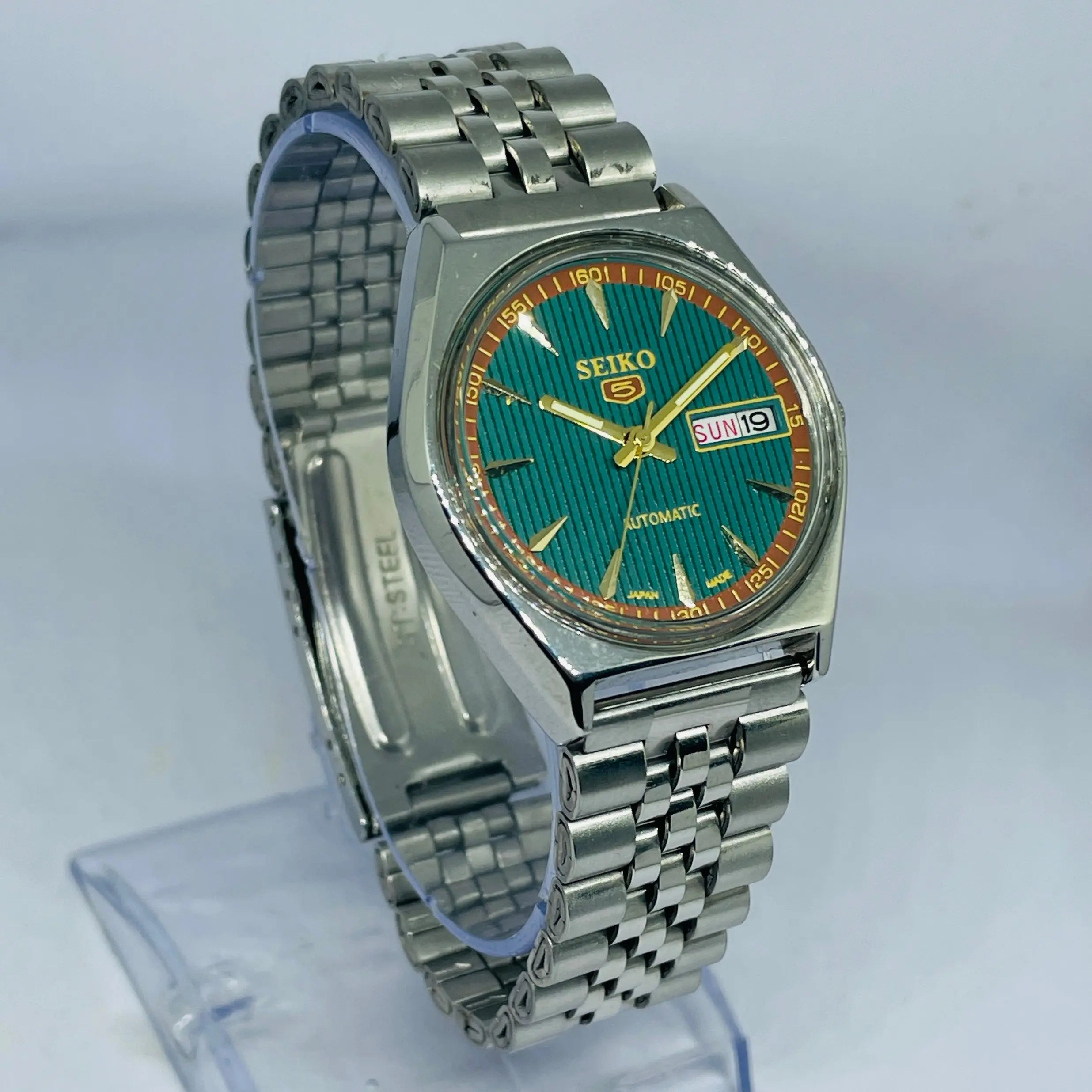 Seiko 5 Automatic 17 Jewels – Original Movement Daily Wear Mechanical Watch National Watches