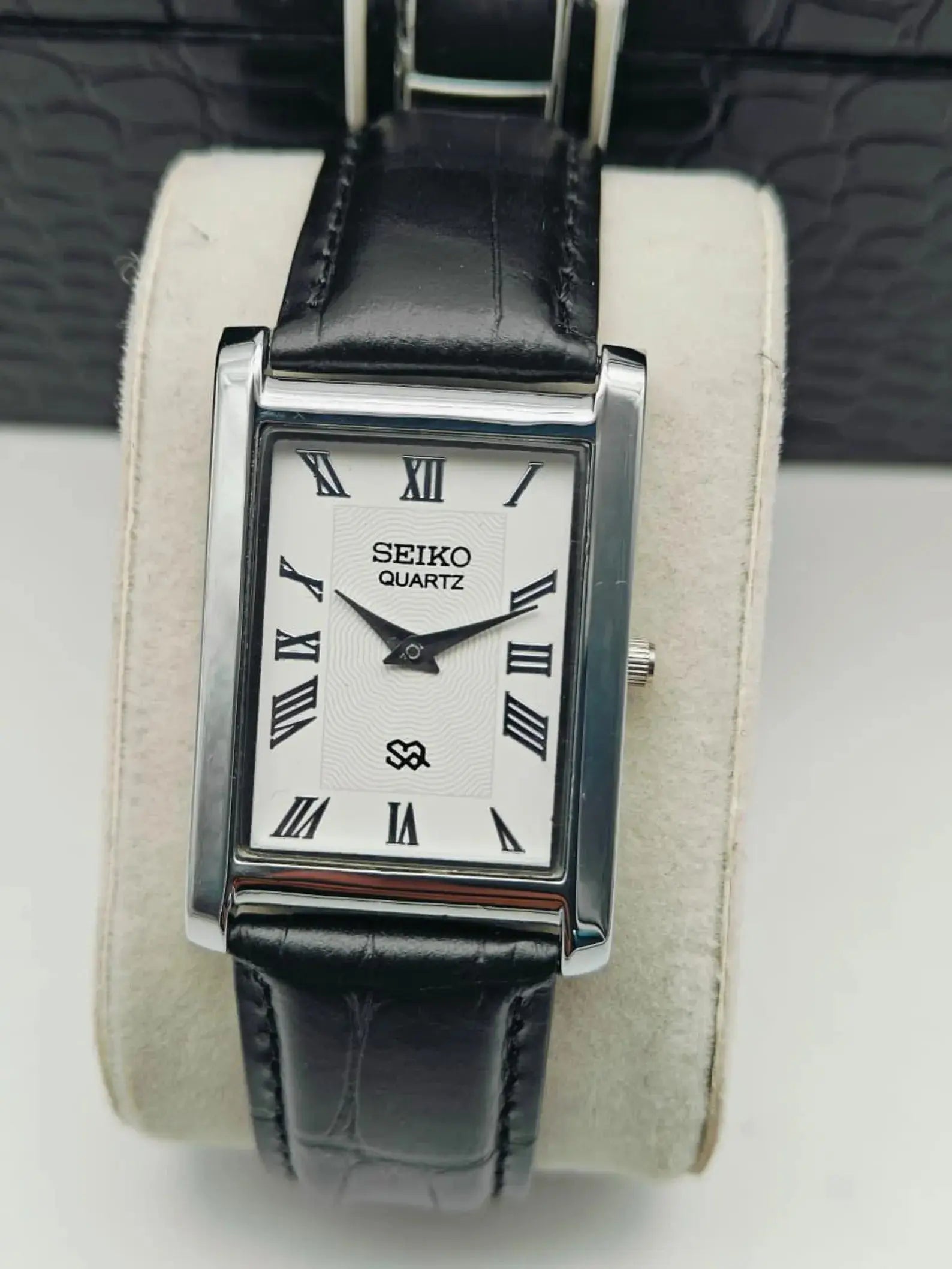 Seiko Luxury Tank Style Watch – Slim Vintage Quartz Watch for Men National Watches