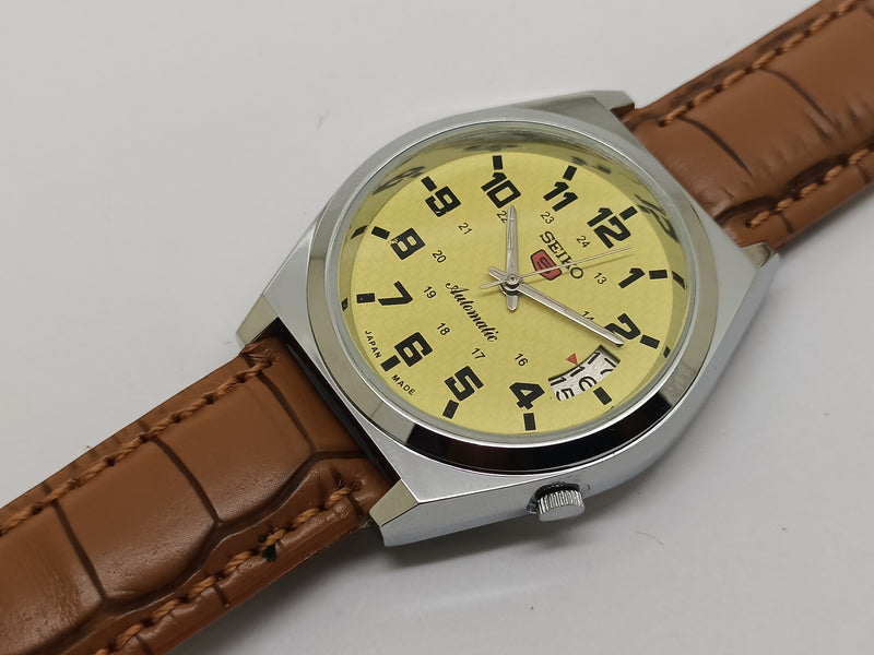 VINTAGE REFURBISHED SEIKO 5 AUTOMATIC JAPAN MENS DAY DATE WATCH