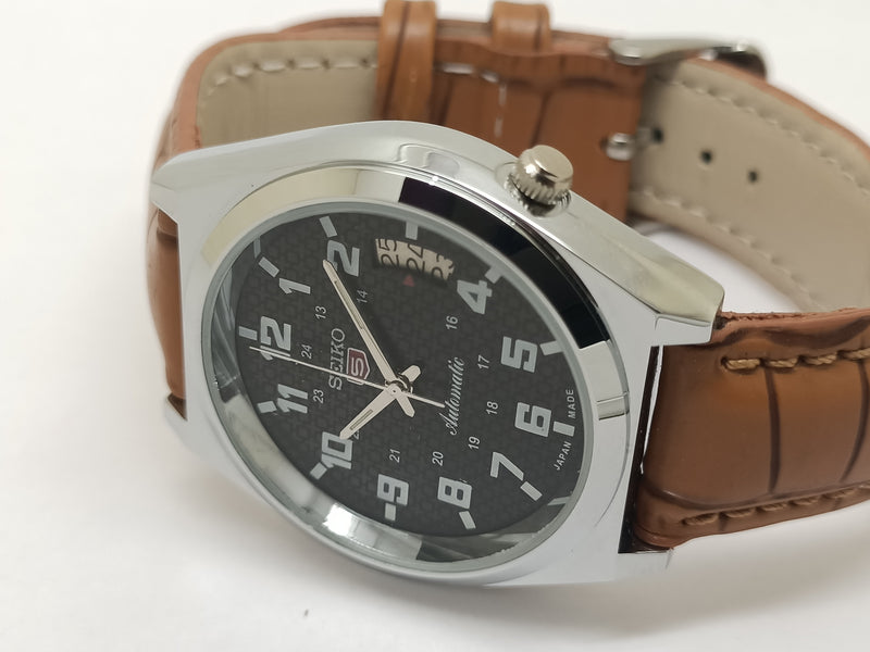 VINTAGE REFURBISHED SEIKO 5 AUTOMATIC JAPAN MENS DAY DATE WATCH