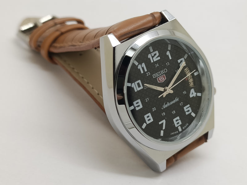 VINTAGE REFURBISHED SEIKO 5 AUTOMATIC JAPAN MENS DAY DATE WATCH