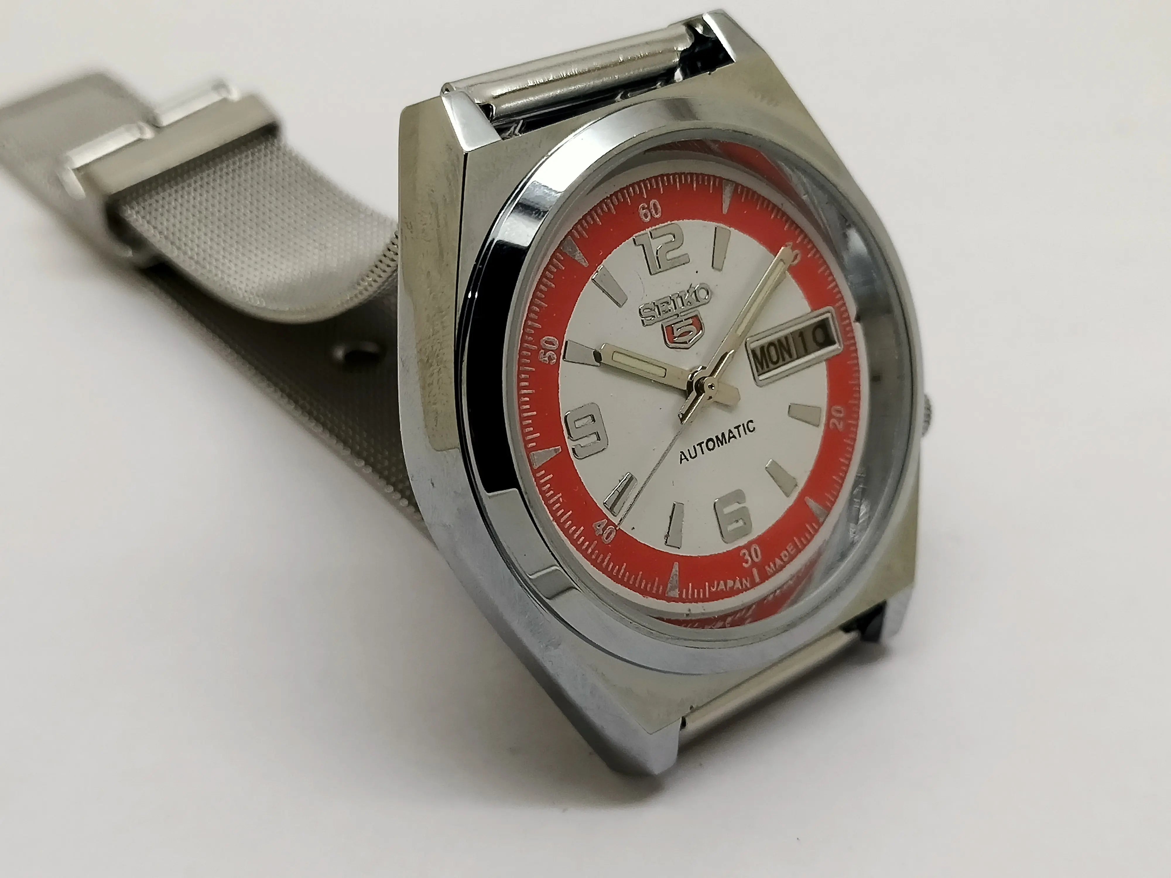 VINTAGE REFURBISHED SEIKO 5 AUTOMATIC JAPAN MENS DAY DATE WATCH - National Watches