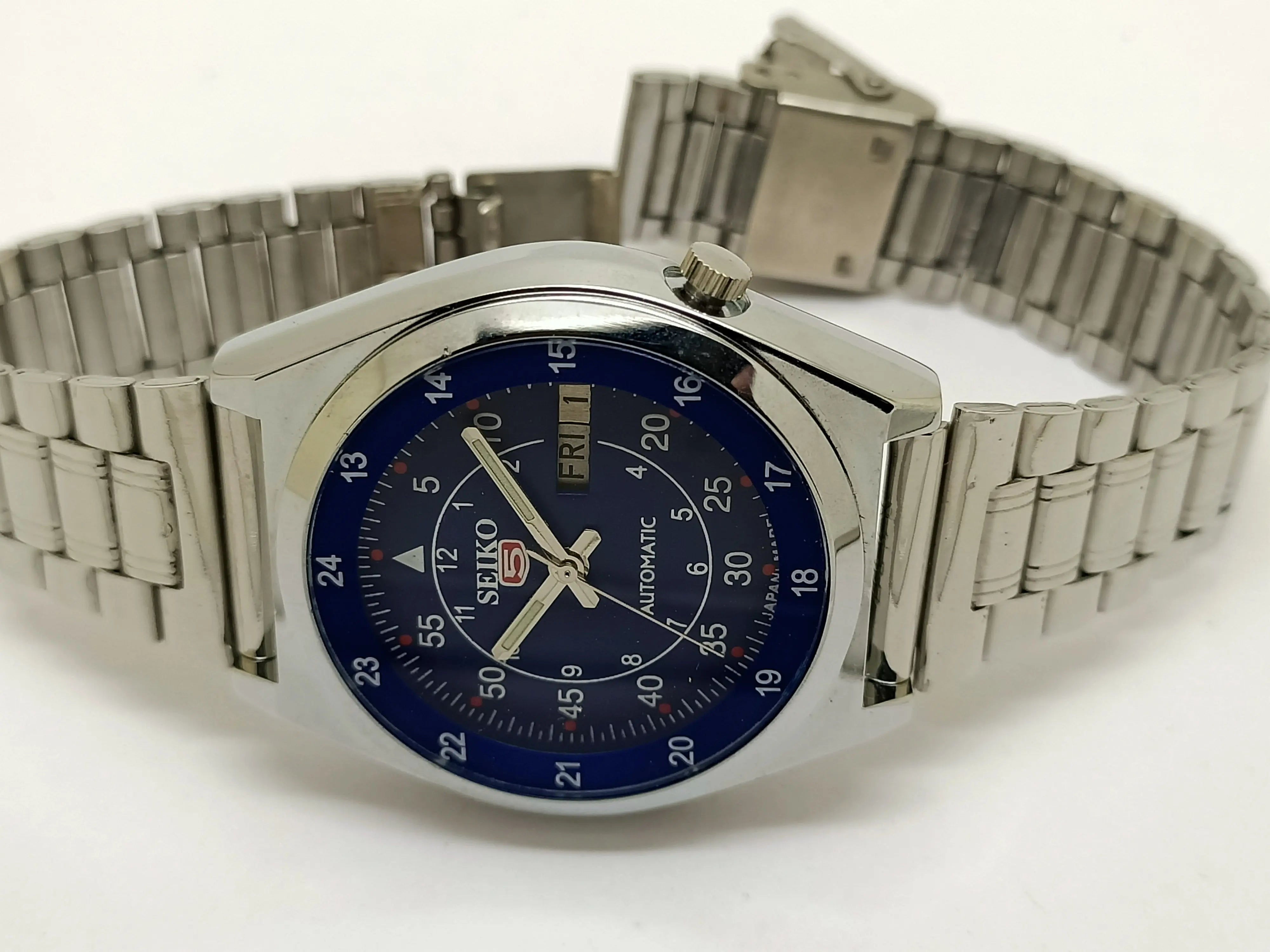 VINTAGE REFURBISHED SEIKO 5 AUTOMATIC JAPAN MENS DAY DATE WATCH - National Watches