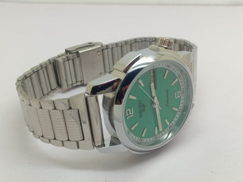 VINTAGE REFURBISHED SEIKO 5 AUTOMATIC JAPAN MENS DAY DATE WATCH