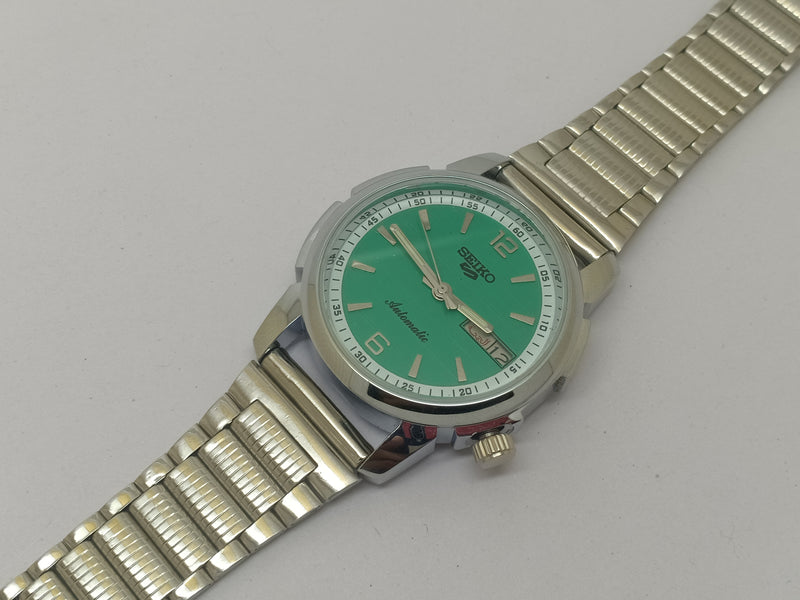 VINTAGE REFURBISHED SEIKO 5 AUTOMATIC JAPAN MENS DAY DATE WATCH