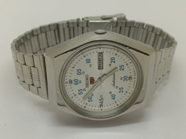 VINTAGE REFURBISHED SEIKO 5 AUTOMATIC JAPAN MENS DAY DATE WATCH