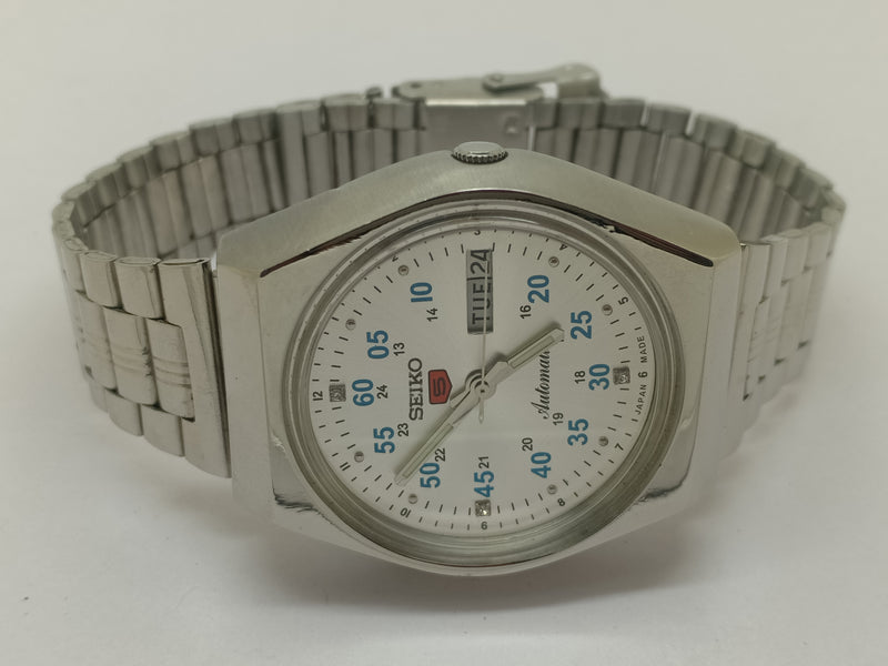 VINTAGE REFURBISHED SEIKO 5 AUTOMATIC JAPAN MENS DAY DATE WATCH