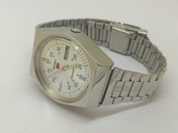 VINTAGE REFURBISHED SEIKO 5 AUTOMATIC JAPAN MENS DAY DATE WATCH