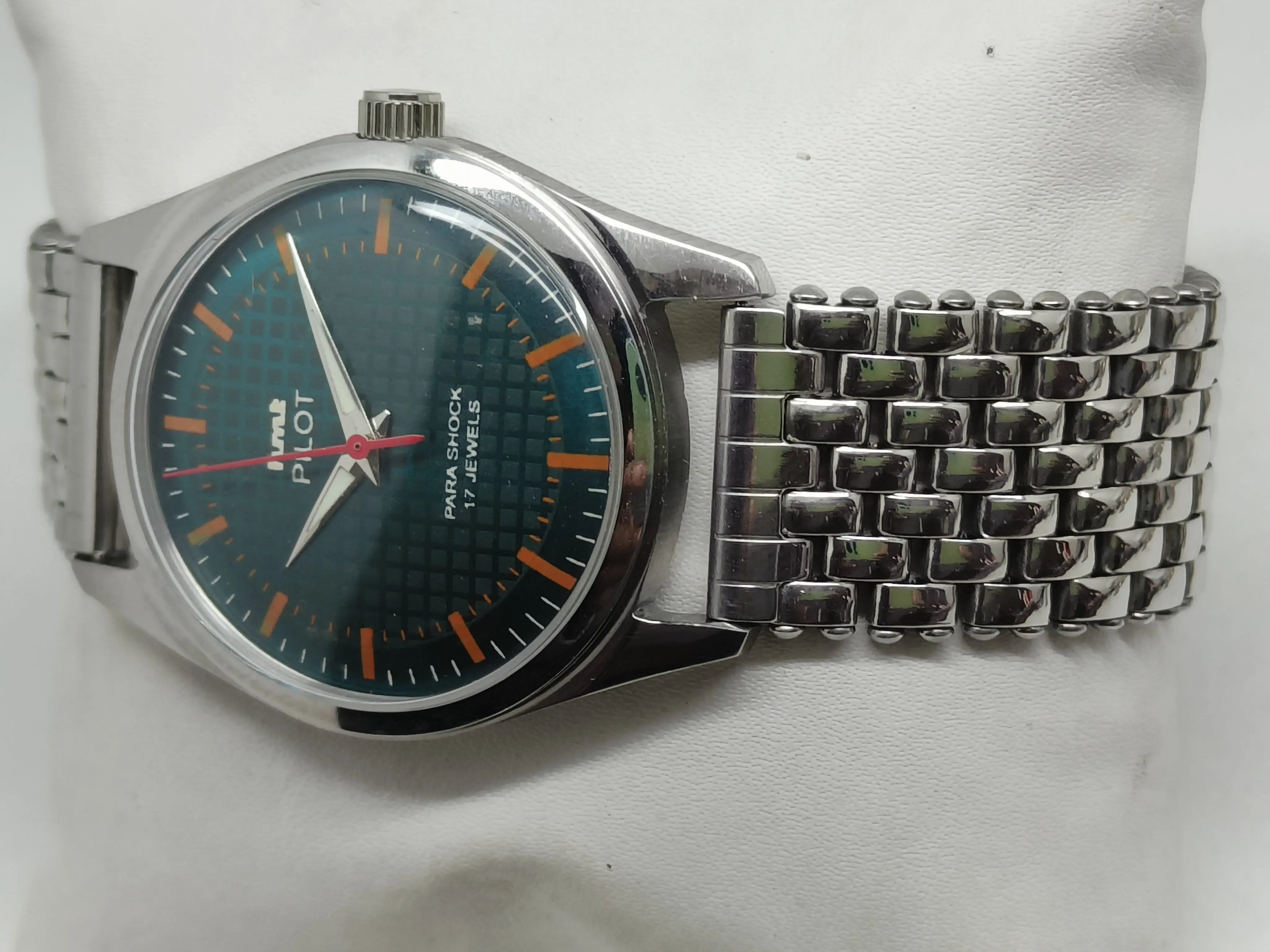 HMT Mechanical Vintage Watch – Refurbished Classic | Original Hand-Winding Timepiece National Watches