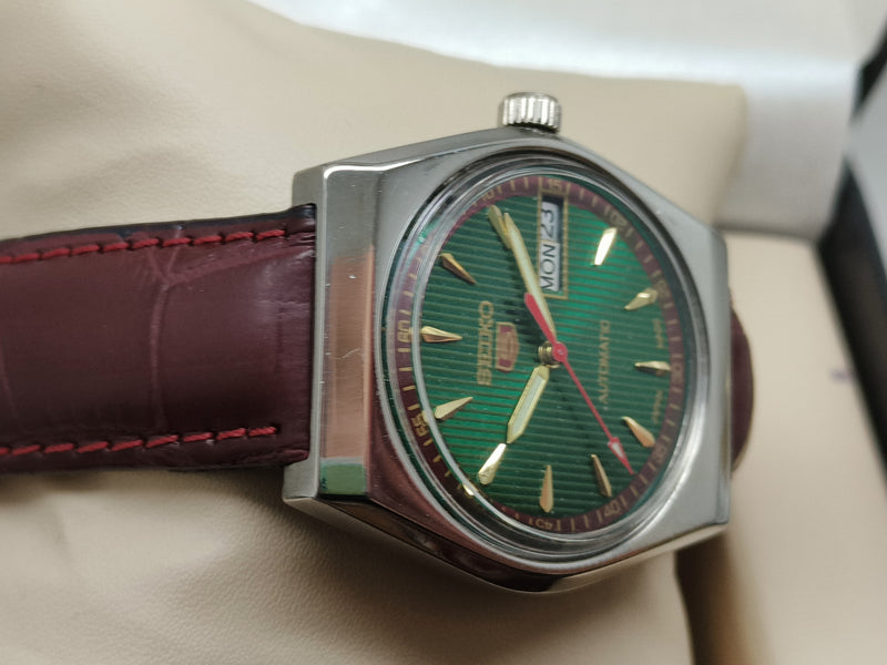 Seiko 5 Vintage Automatic Day/Date – Fully Refurbished