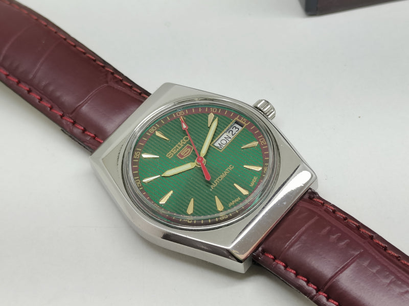 Seiko 5 Vintage Automatic Day/Date – Fully Refurbished
