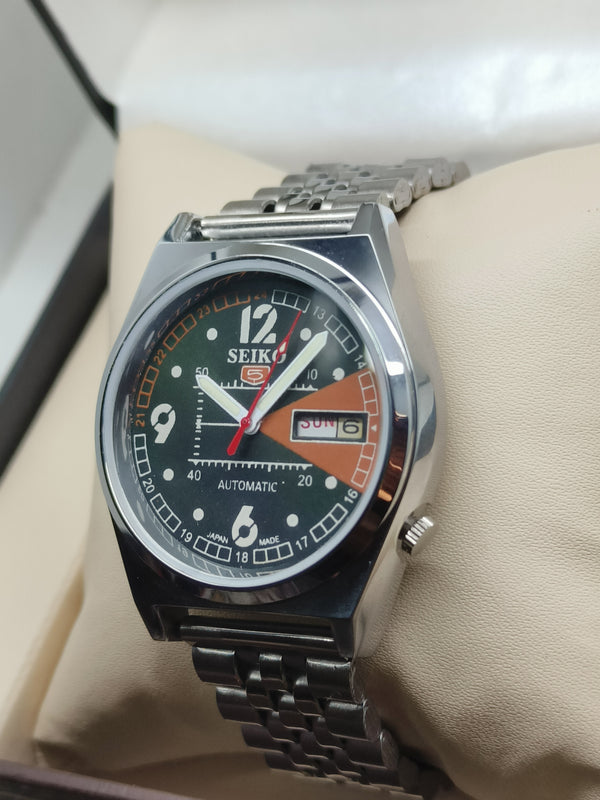 Seiko 5 Vintage Men’s Watch – Refurbished & Ready to Wear
