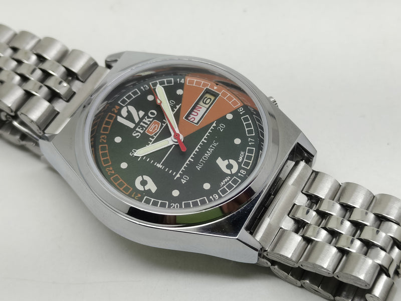 Seiko 5 Vintage Men’s Watch – Refurbished & Ready to Wear
