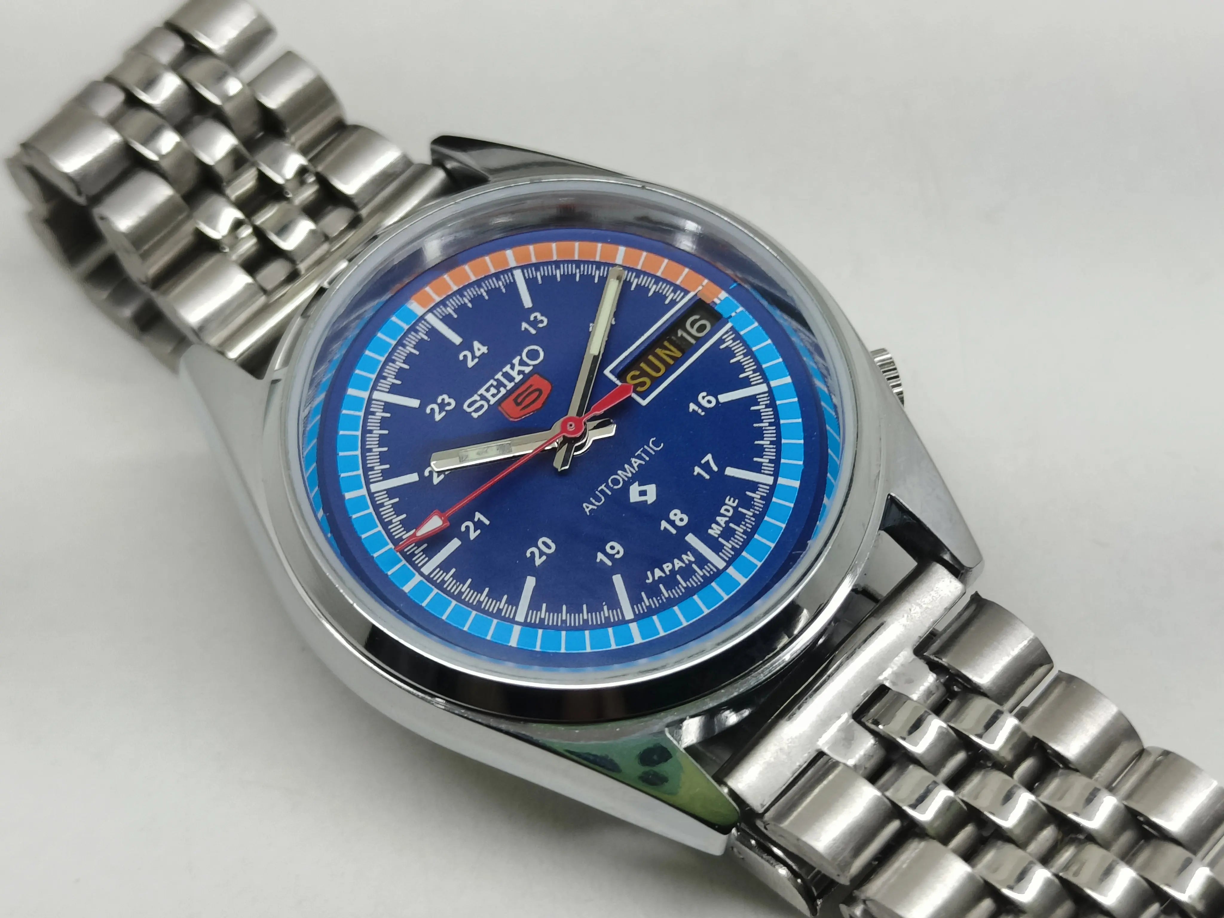 Seiko 5 Vintage Sports Automatic – Refurbished Piece National Watches