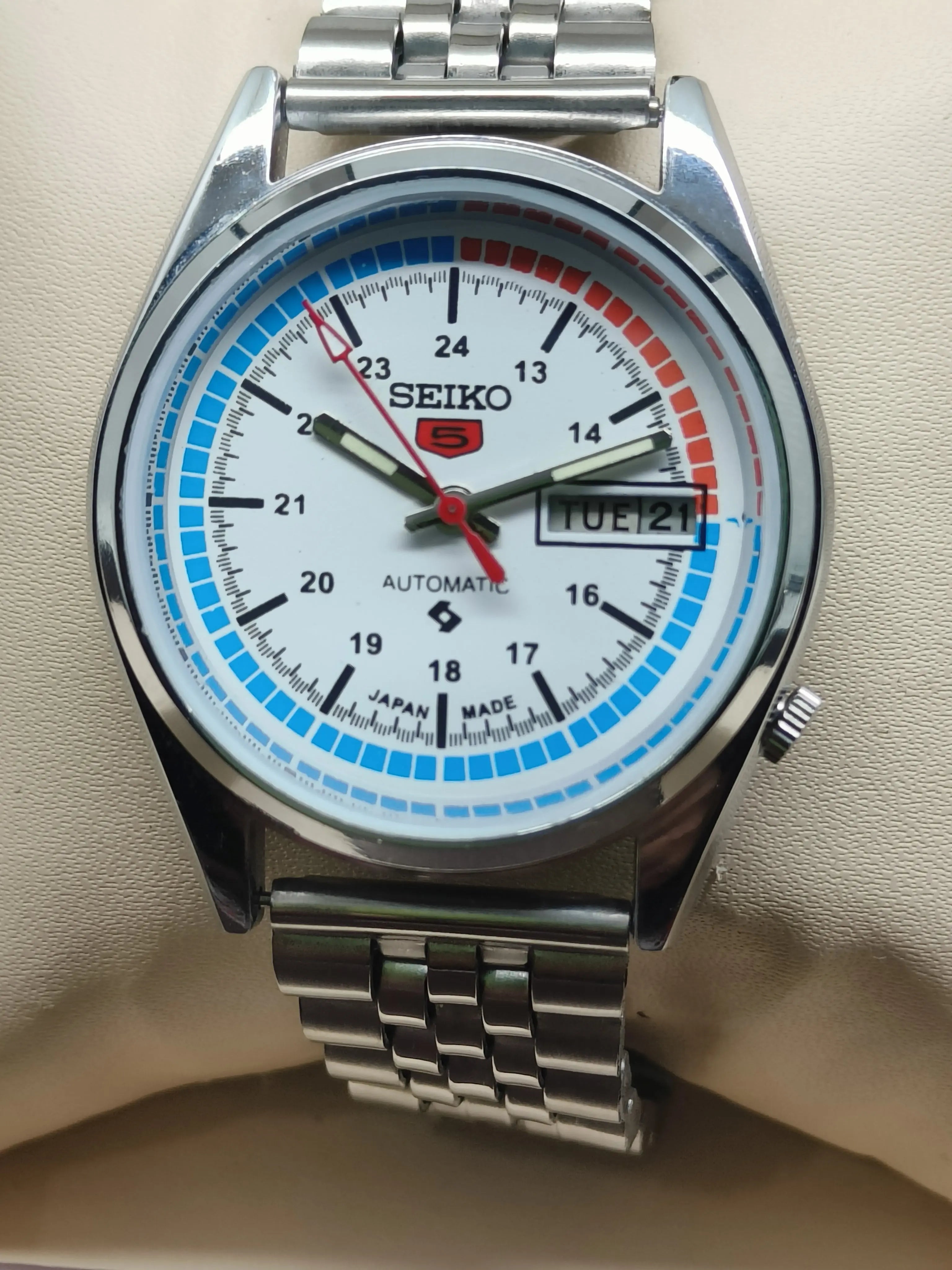 Seiko 5 Vintage Sports Automatic – Refurbished Piece National Watches