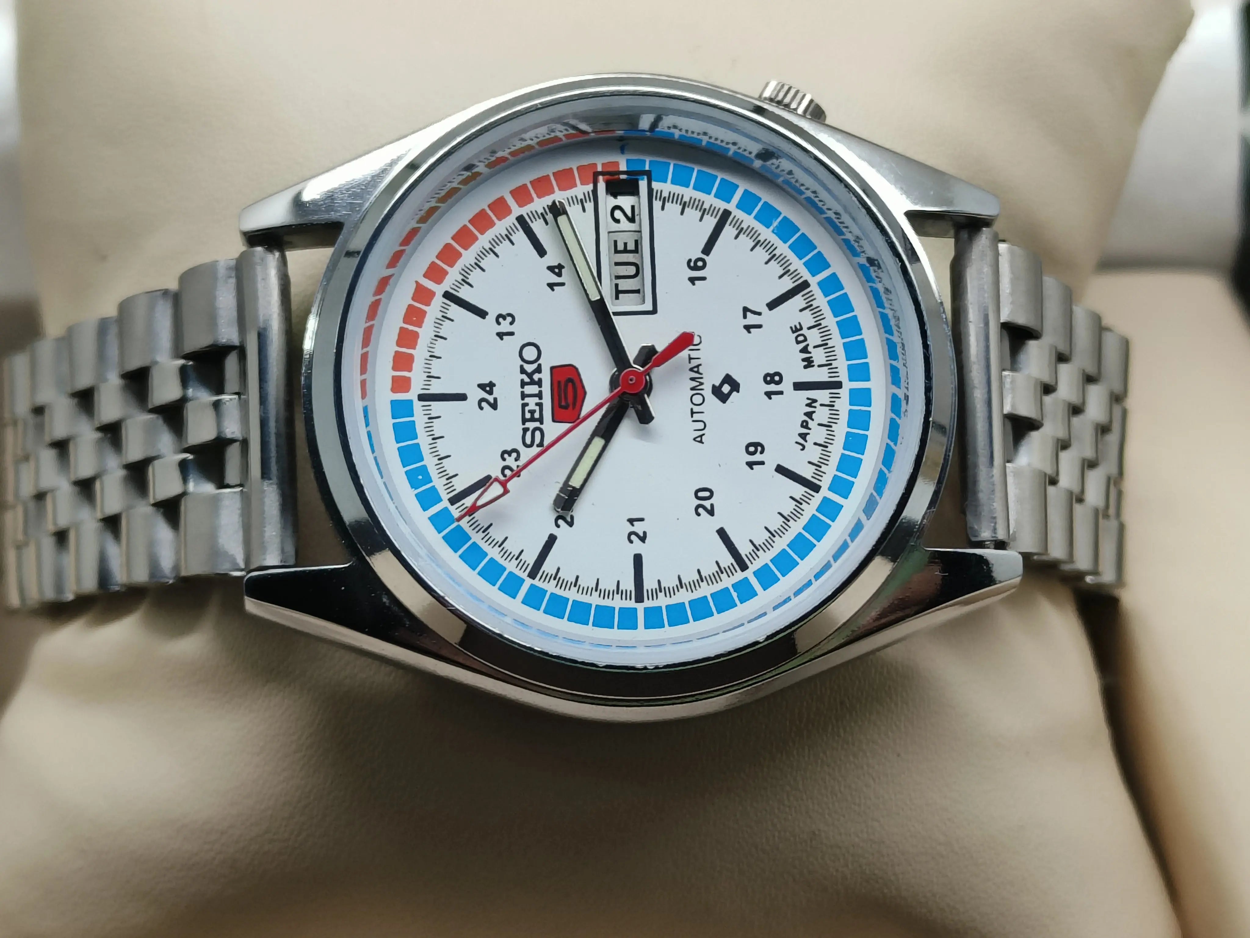 Seiko 5 Vintage Sports Automatic – Refurbished Piece National Watches