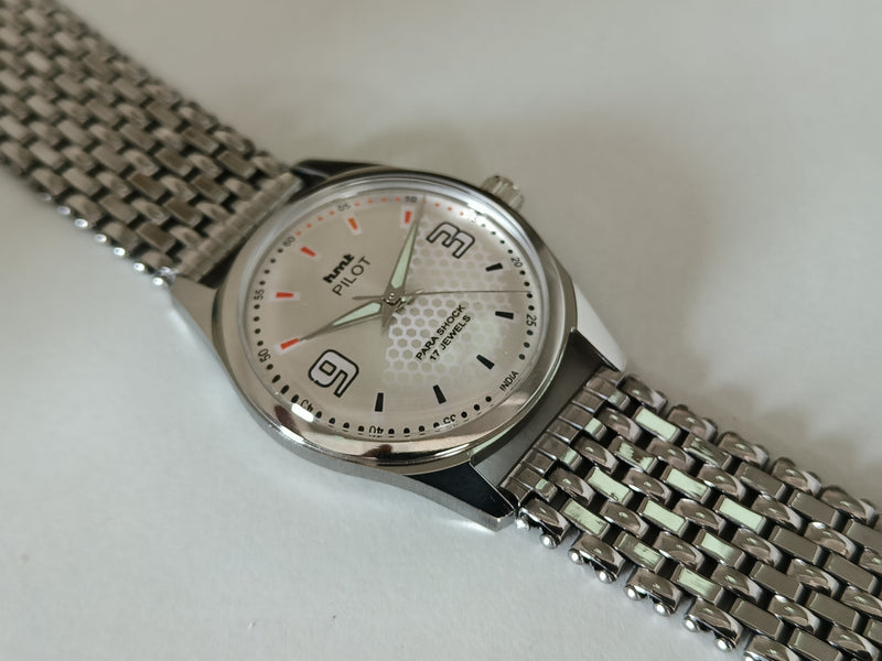 HMT Mechanical Vintage Watch – Refurbished Classic | Original Hand-Winding Timepiece