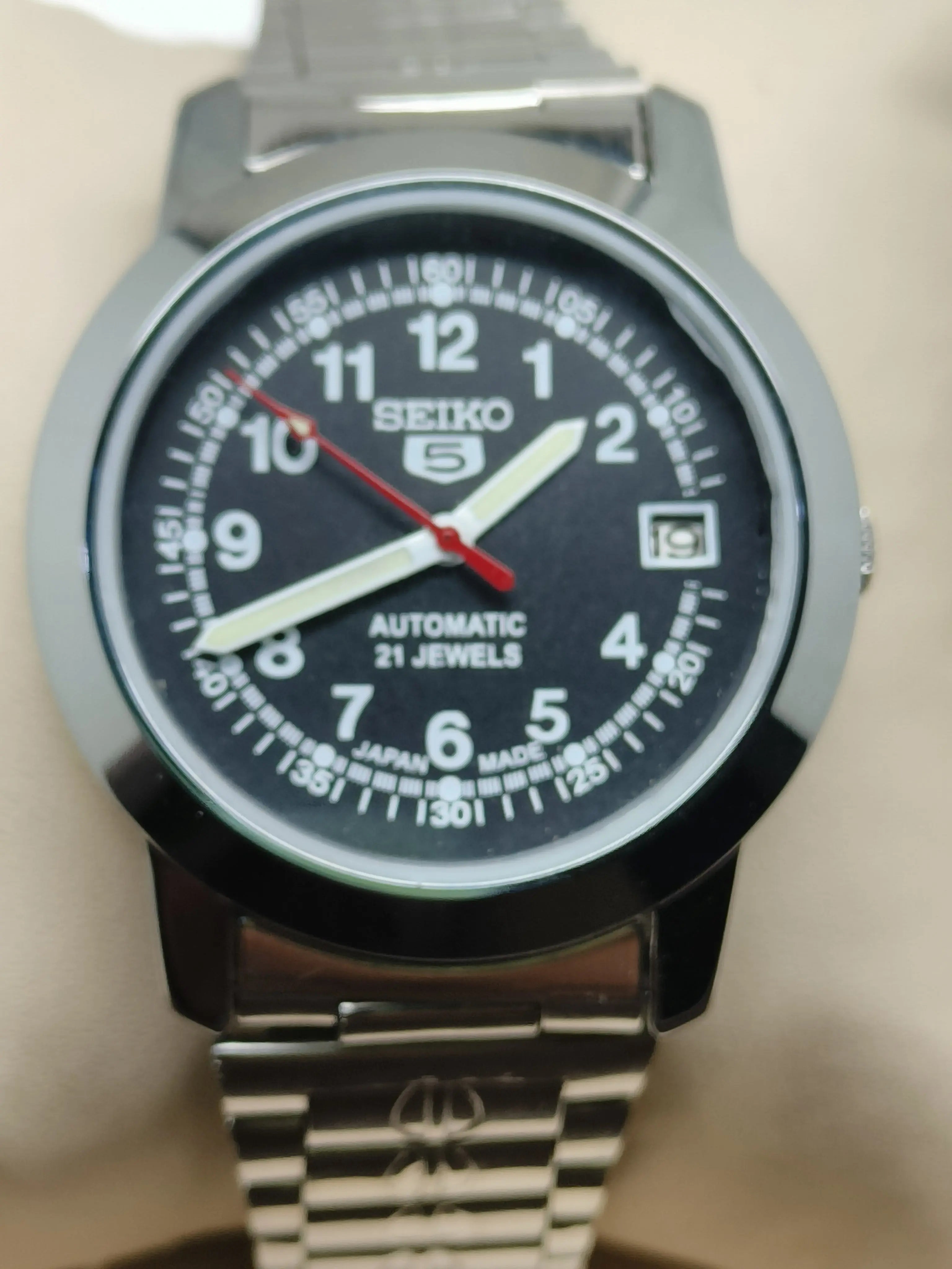 Seiko 5 Vintage Black Dial – Refurbished Automatic National Watches