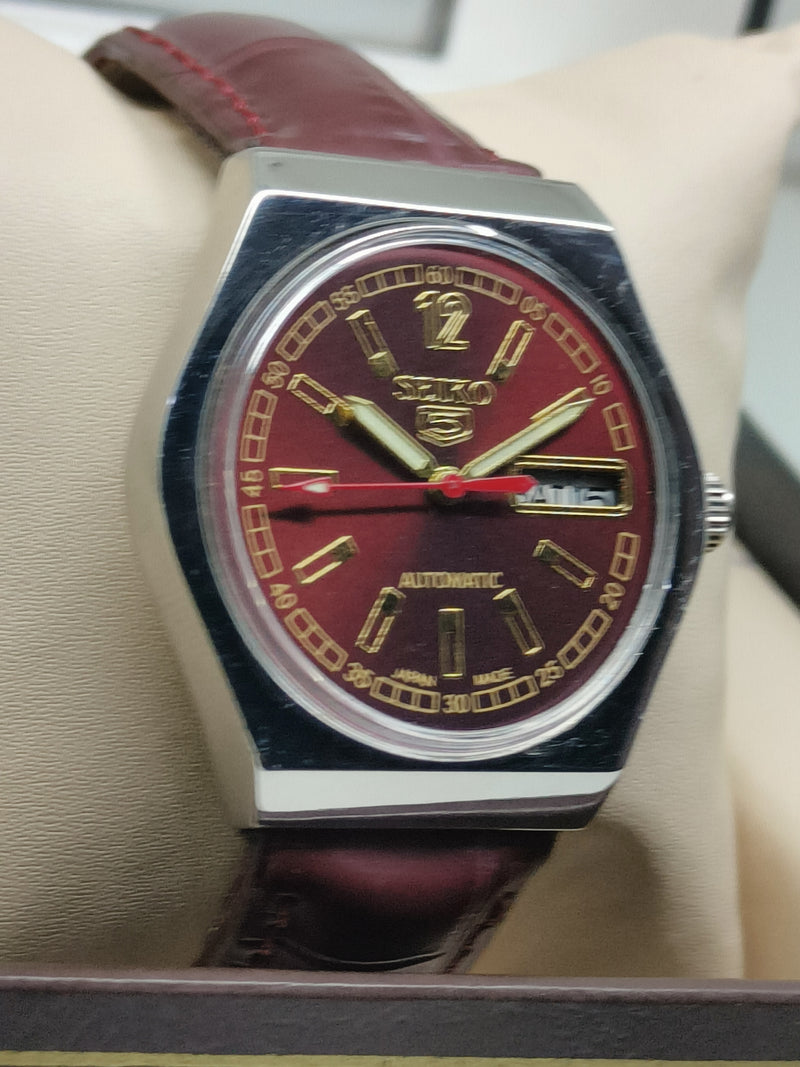 Vintage Seiko 5 SNK809 – Refurbished Classic Black Dial