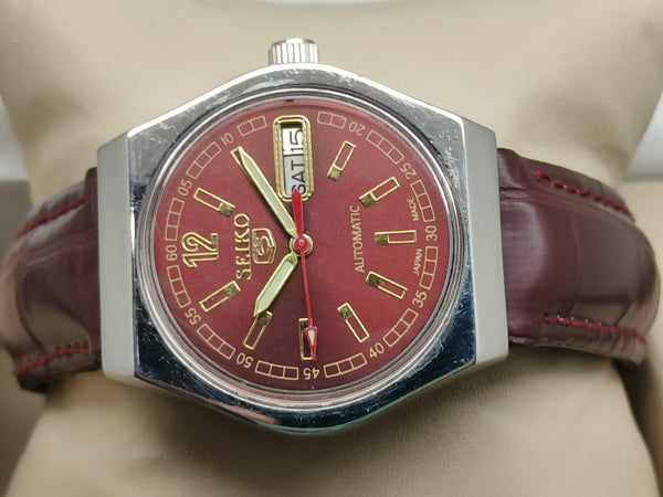 Vintage Seiko 5 SNK809 – Refurbished Classic Black Dial