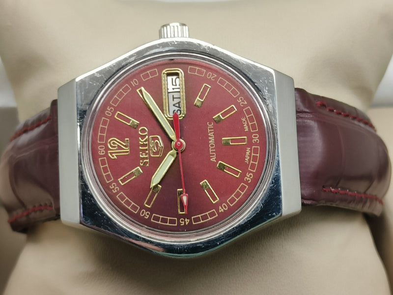Vintage Seiko 5 SNK809 – Refurbished Classic Black Dial