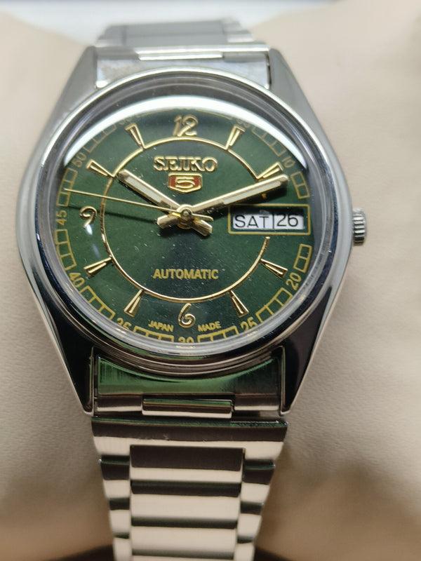 Vintage Seiko 5 SNK803 – Refurbished Military Green
