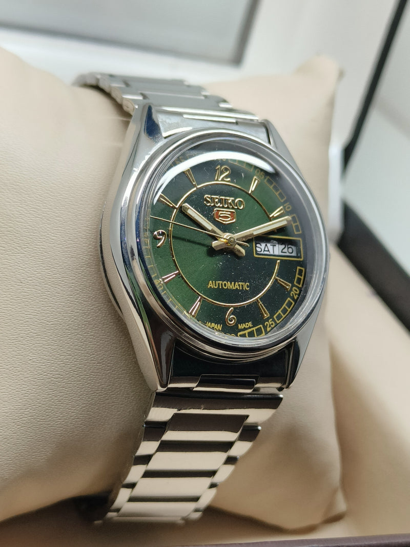 Vintage Seiko 5 SNK803 – Refurbished Military Green