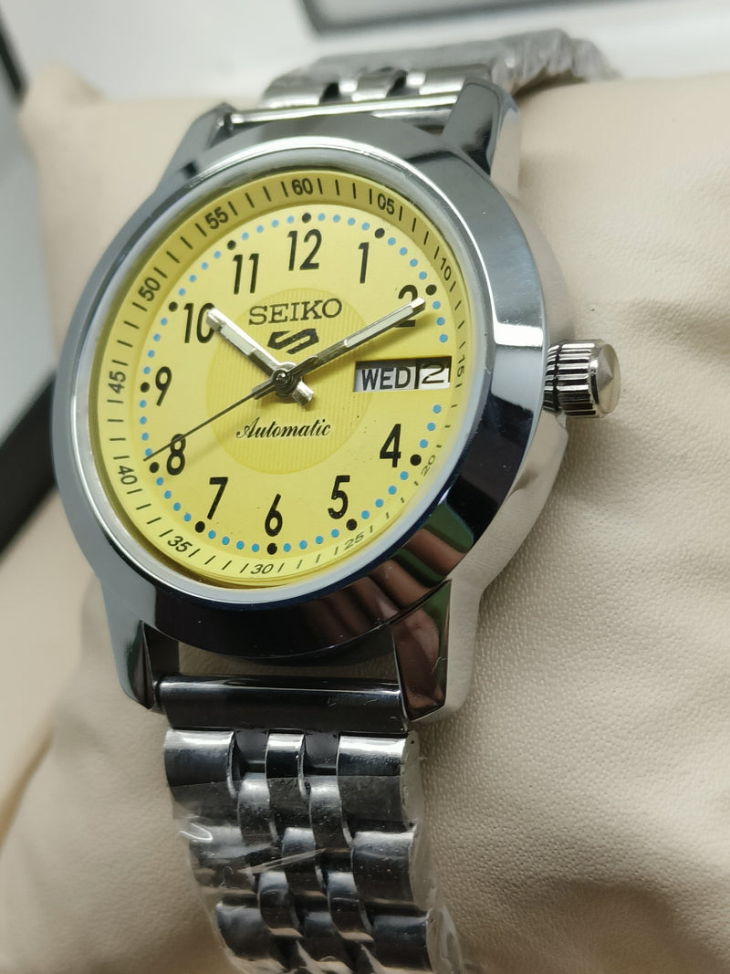 Collectible Seiko 5 Vintage – Restored & Serviced