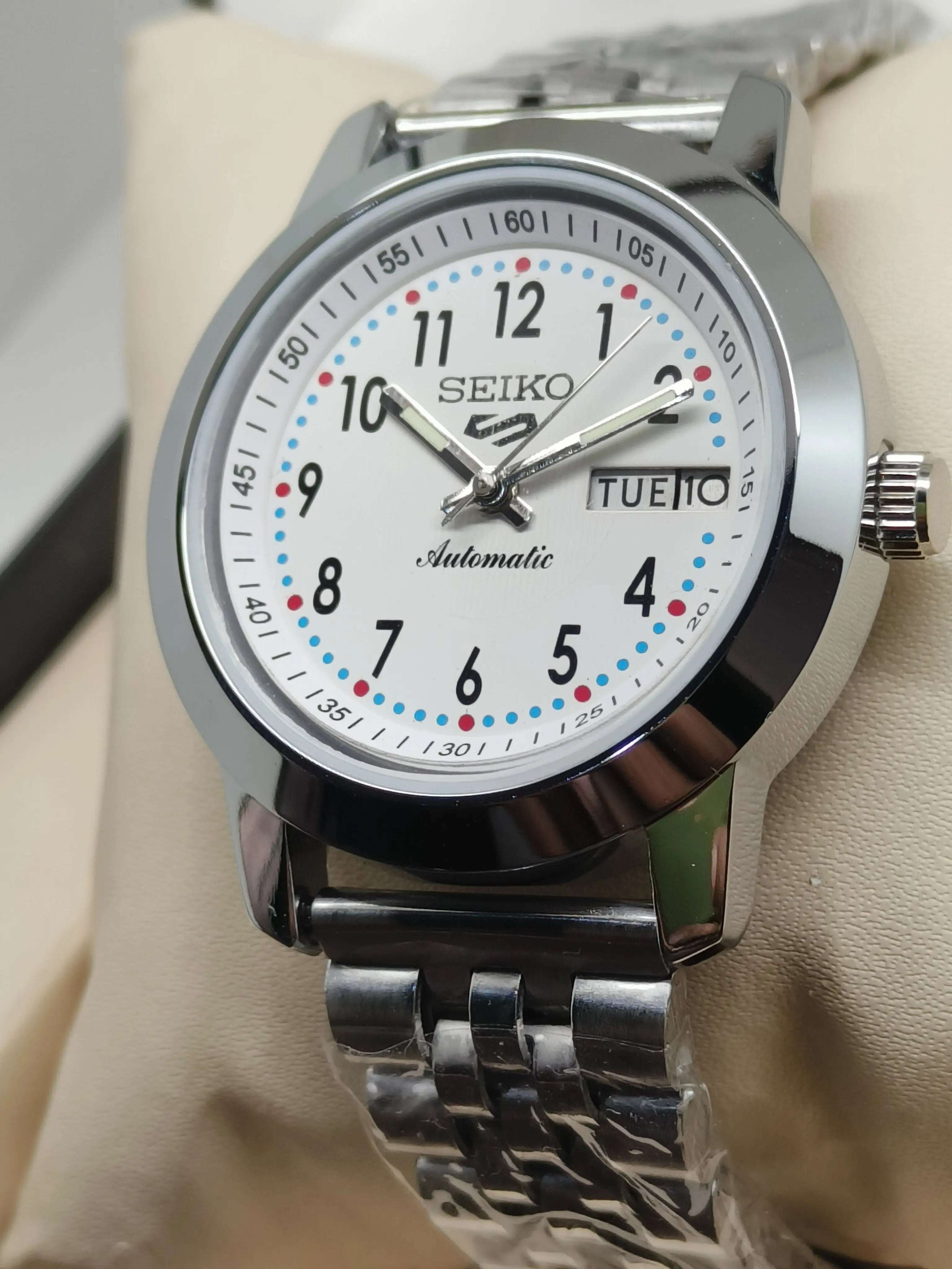 Seiko 5 Vintage Quartz (if applicable) – Refurbished Rare Model National Watches