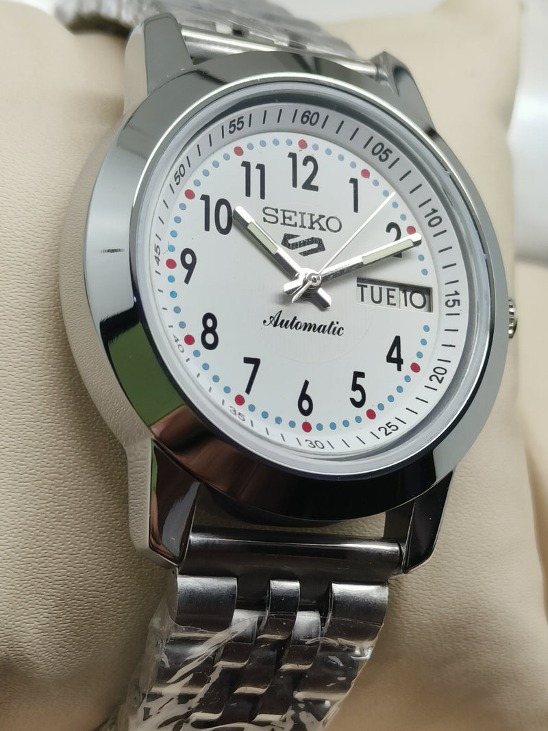 Seiko 5 Vintage Quartz (if applicable) – Refurbished Rare Model