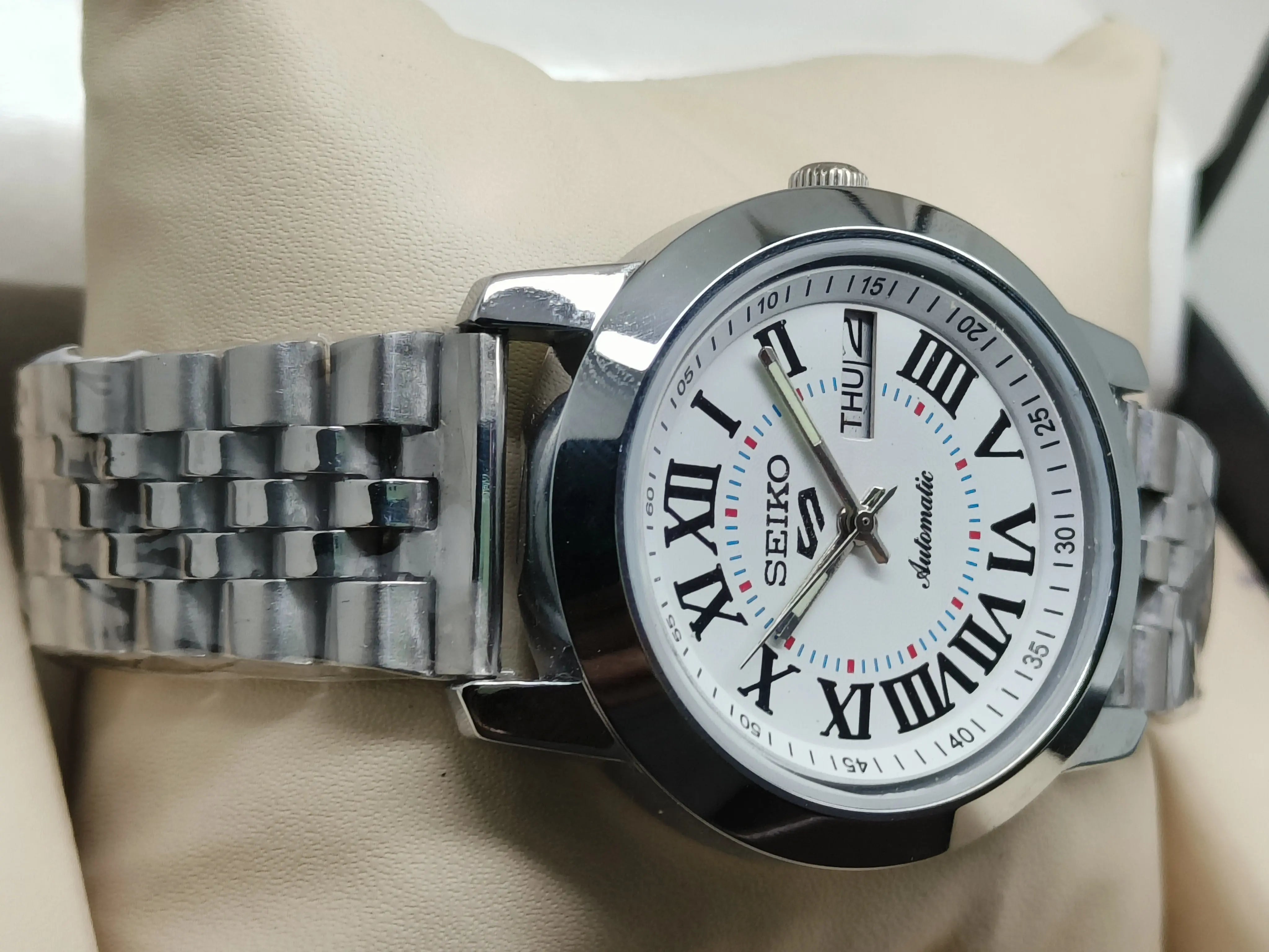 Seiko 5 Vintage Explorer Style – Refurbished Automatic National Watches